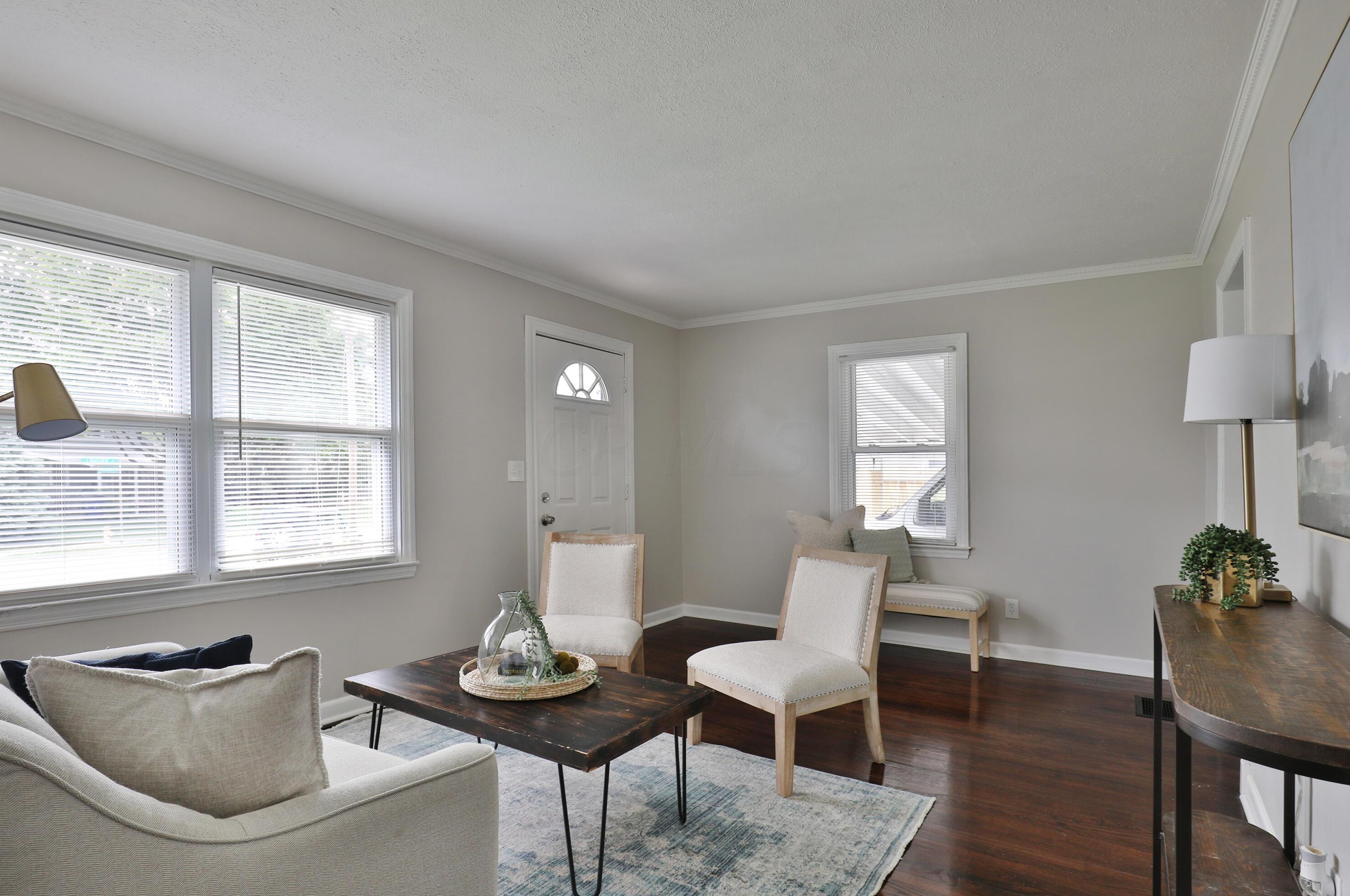 896 Longview Ave, Columbus OH 43224-3922 exterior