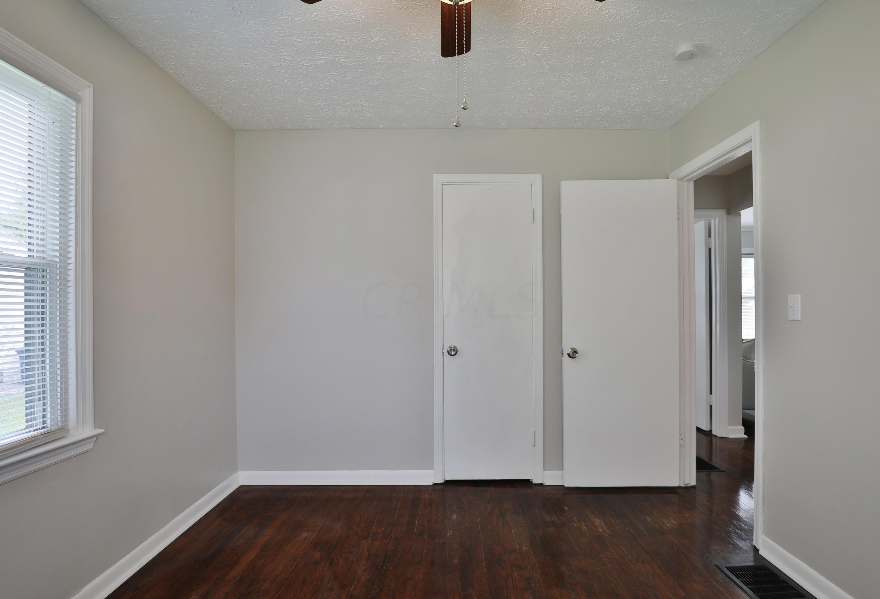 896 Longview Ave, Columbus OH 43224-3922 exterior