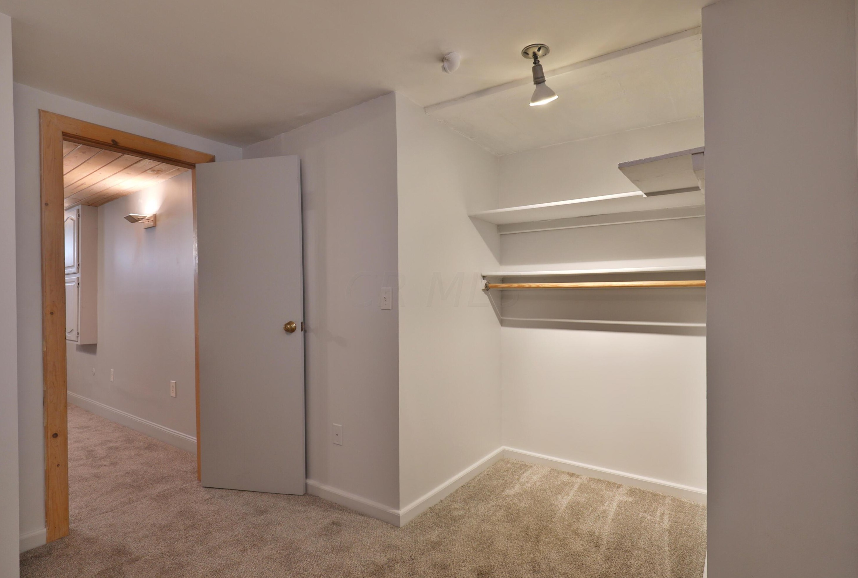 896 Longview Ave, Columbus OH 43224-3922 exterior