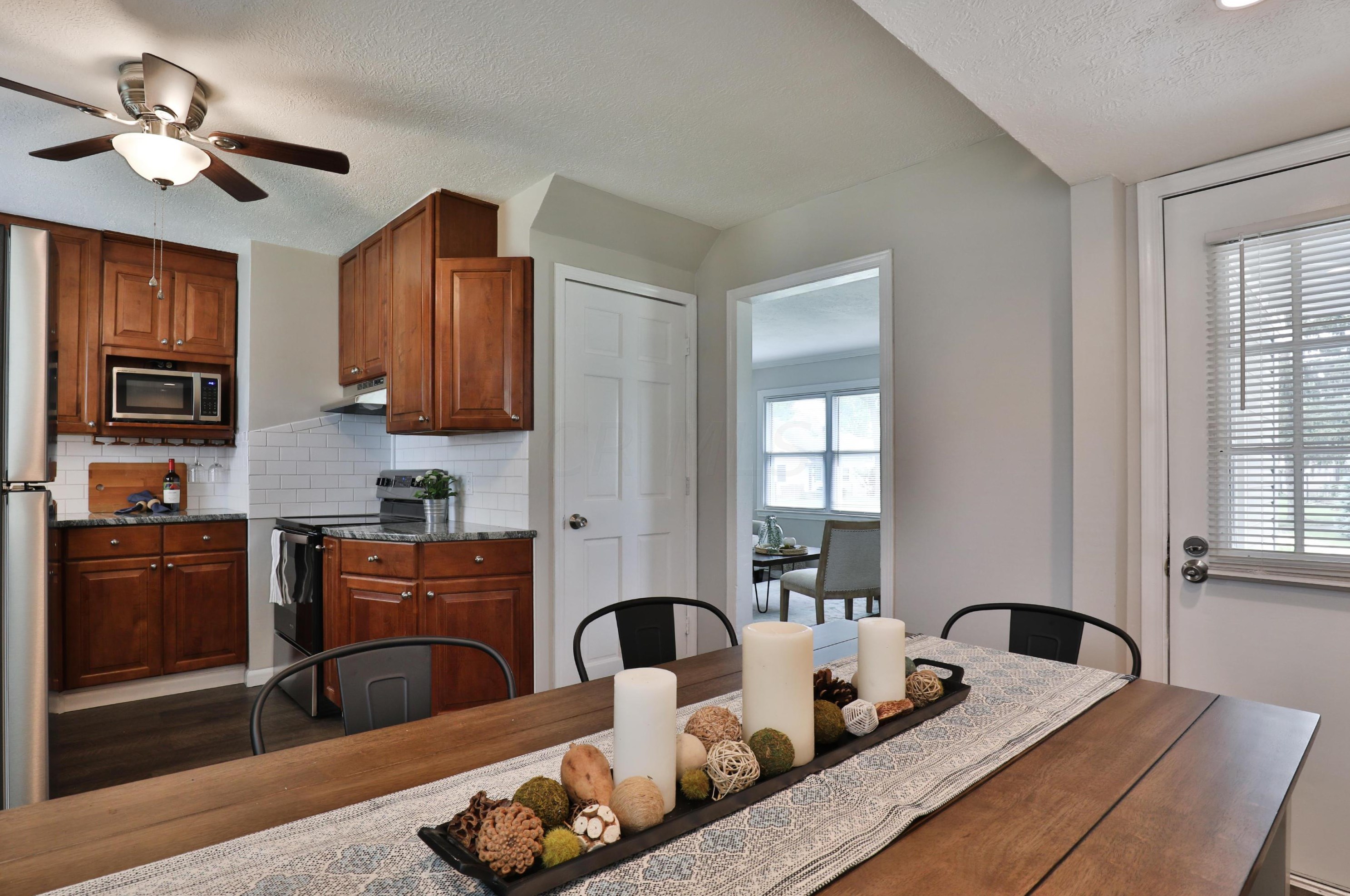 896 Longview Ave, Columbus OH 43224-3922 exterior