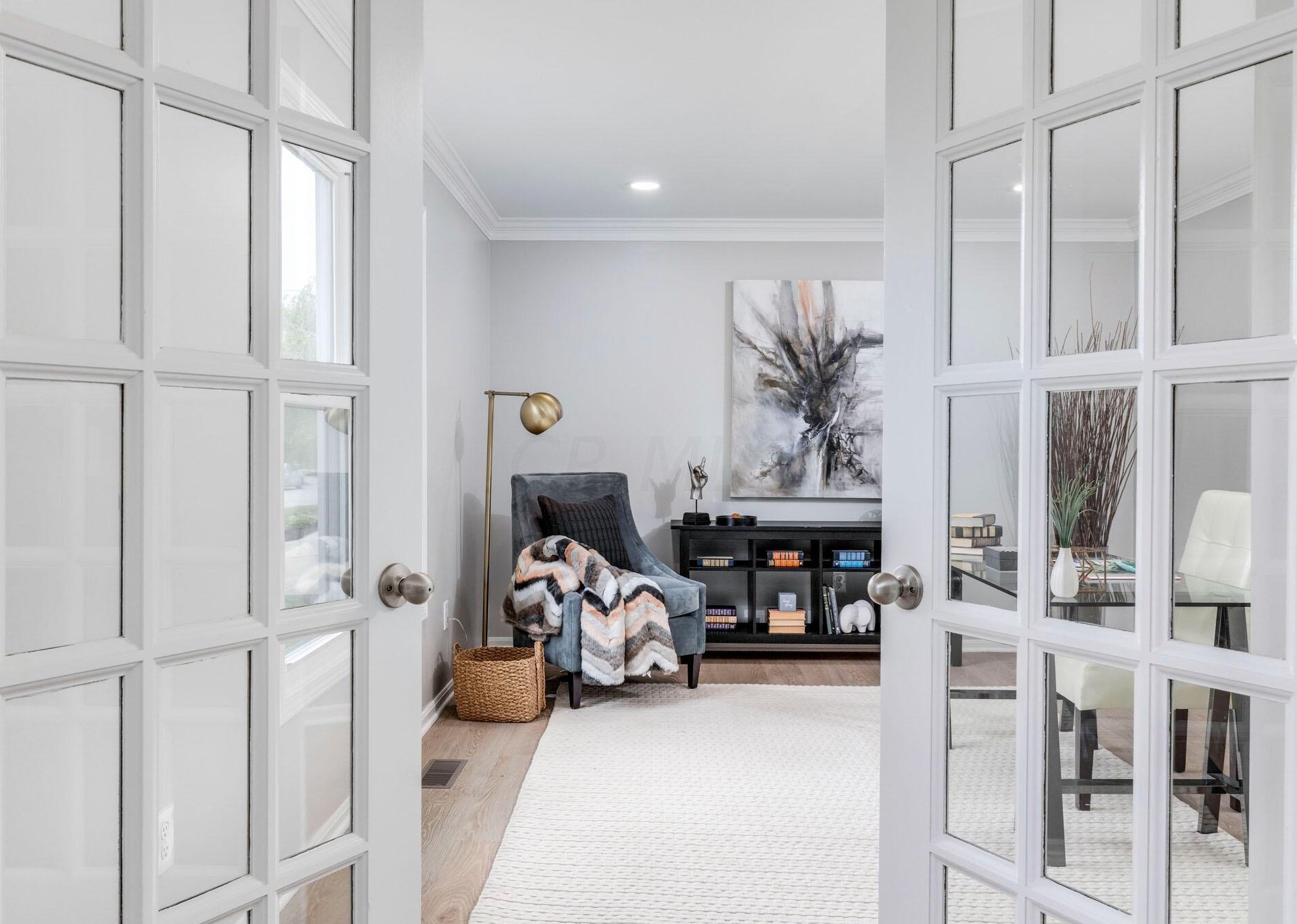 1431 Linbrook Ct, Columbus OH  43235-5132 exterior