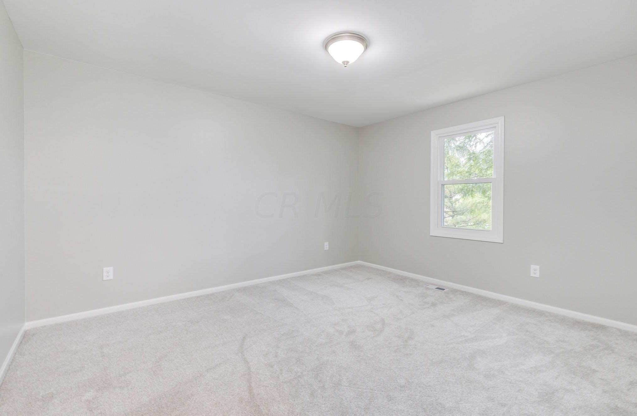 1431 Linbrook Ct, Columbus OH  43235-5132 exterior