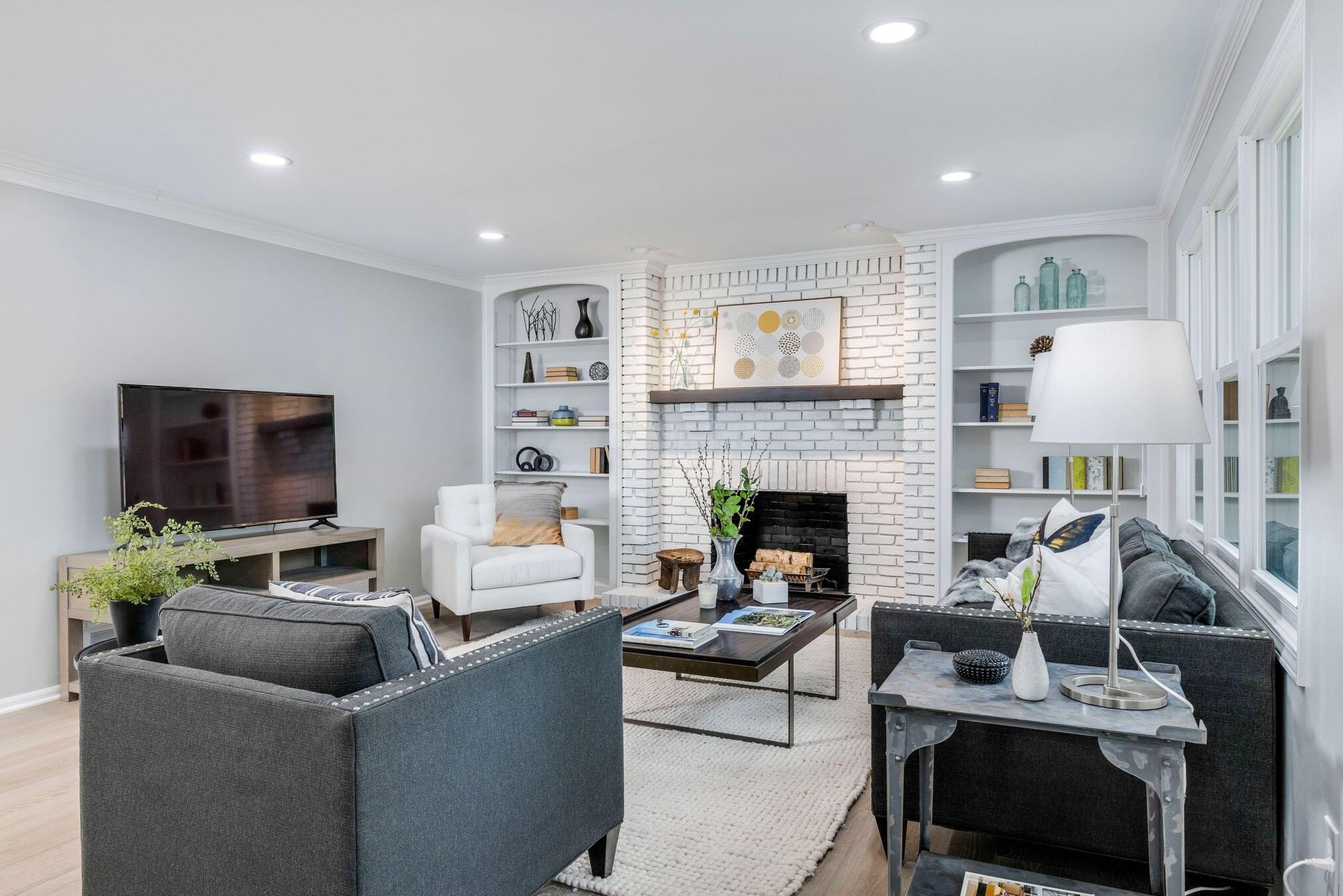 1431 Linbrook Ct, Columbus OH  43235-5132 exterior