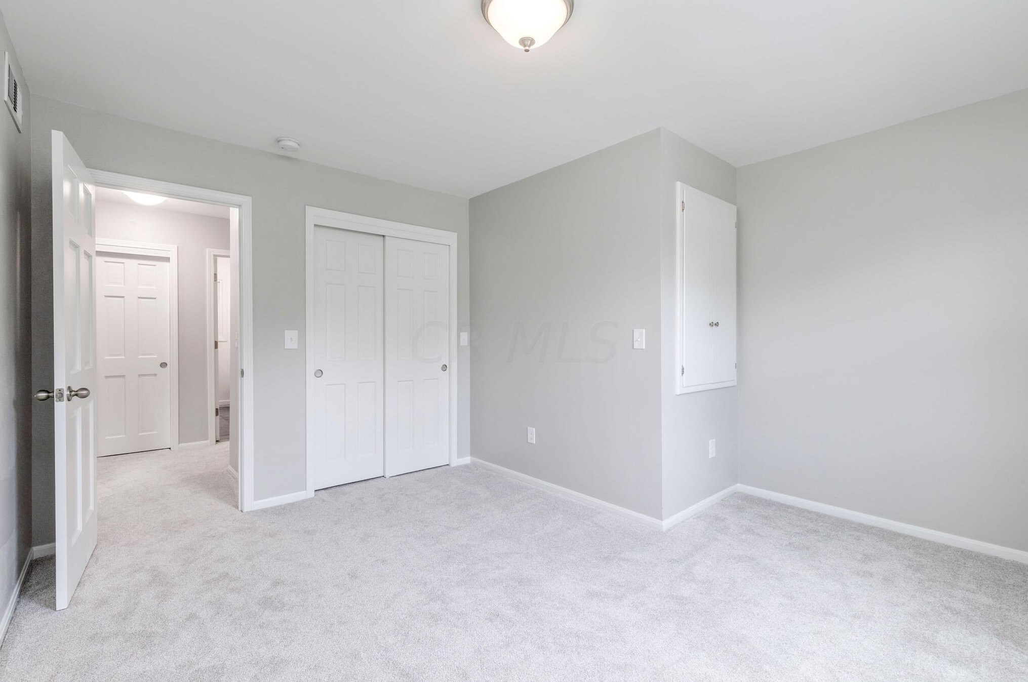 1431 Linbrook Ct, Columbus OH  43235-5132 exterior