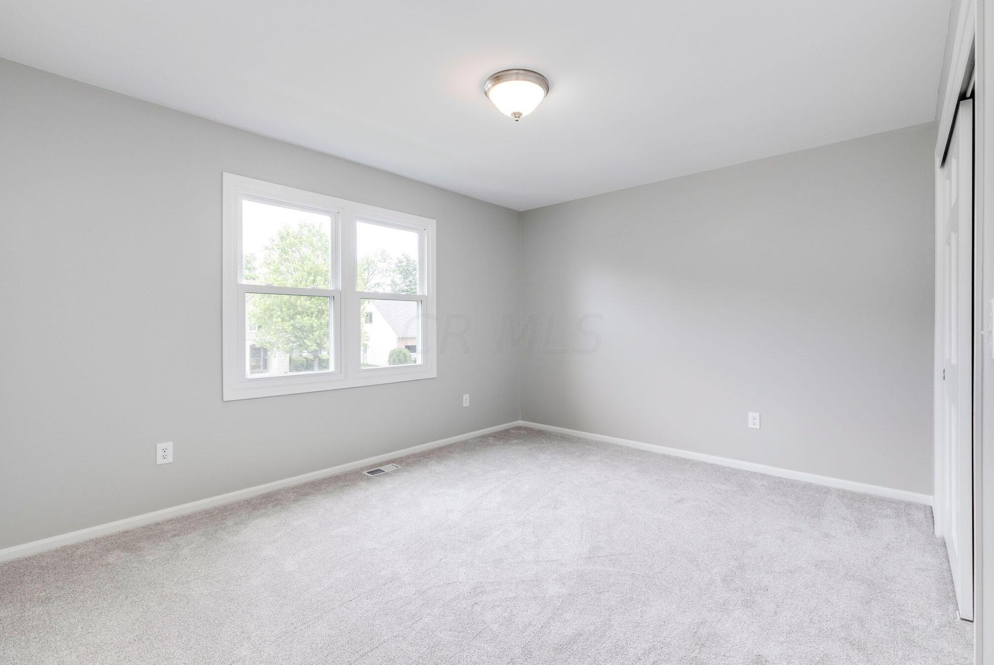 1431 Linbrook Ct, Columbus OH  43235-5132 exterior