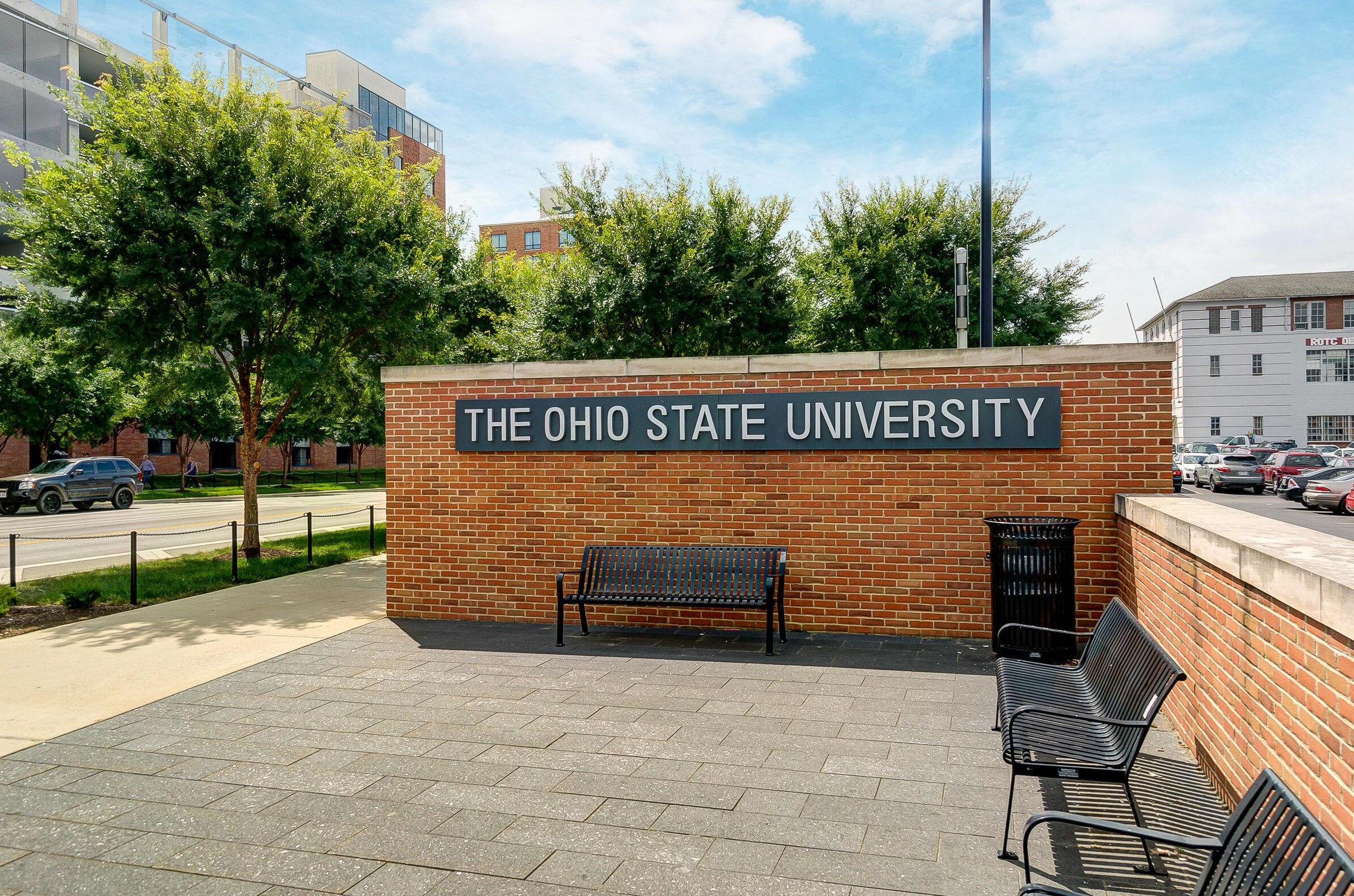 991 Manor Ln, Columbus OH 43221-2460 exterior