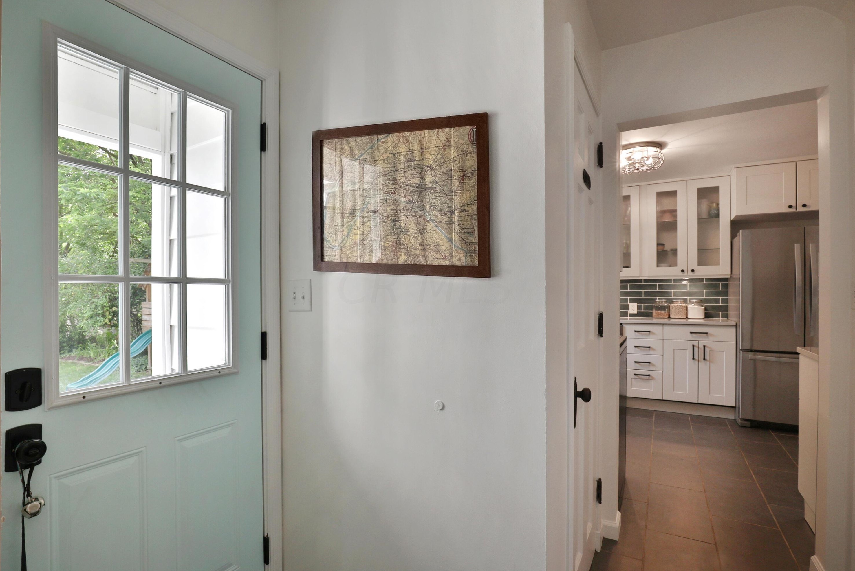 55 Henderson Rd, Columbus OH 43220-2288 exterior