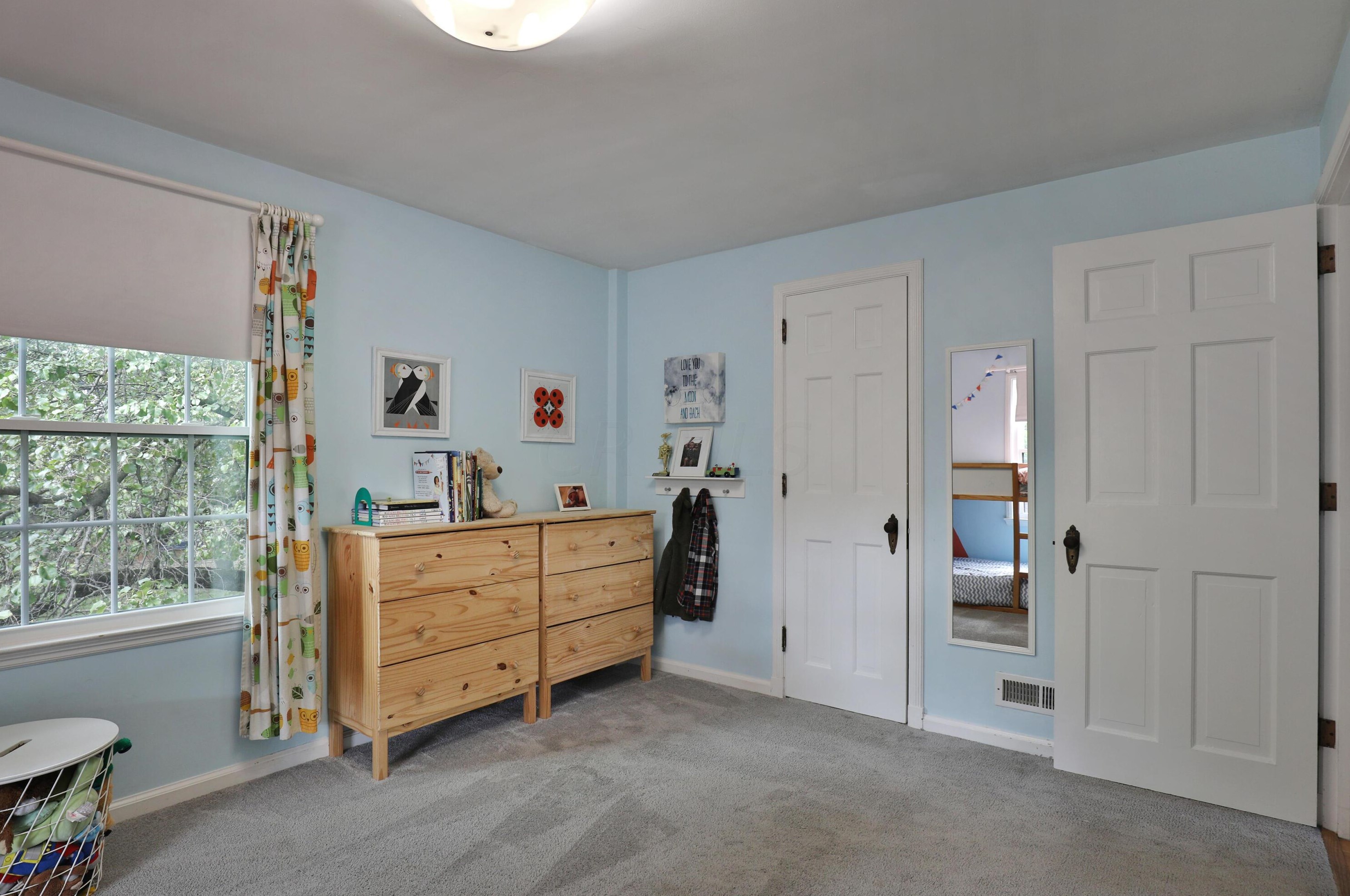 55 Henderson Rd, Columbus OH 43220-2288 exterior