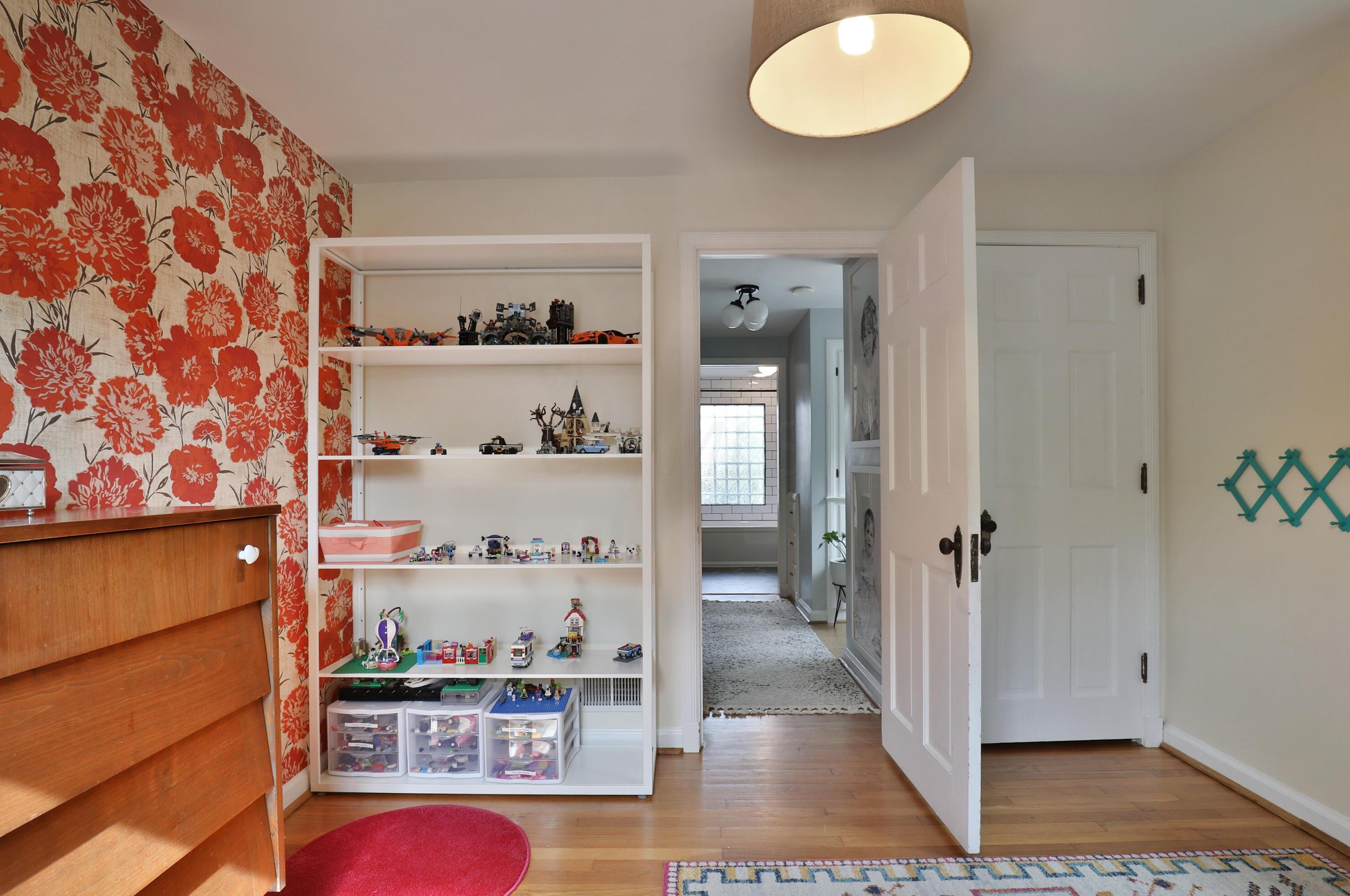 55 Henderson Rd, Columbus OH 43220-2288 exterior