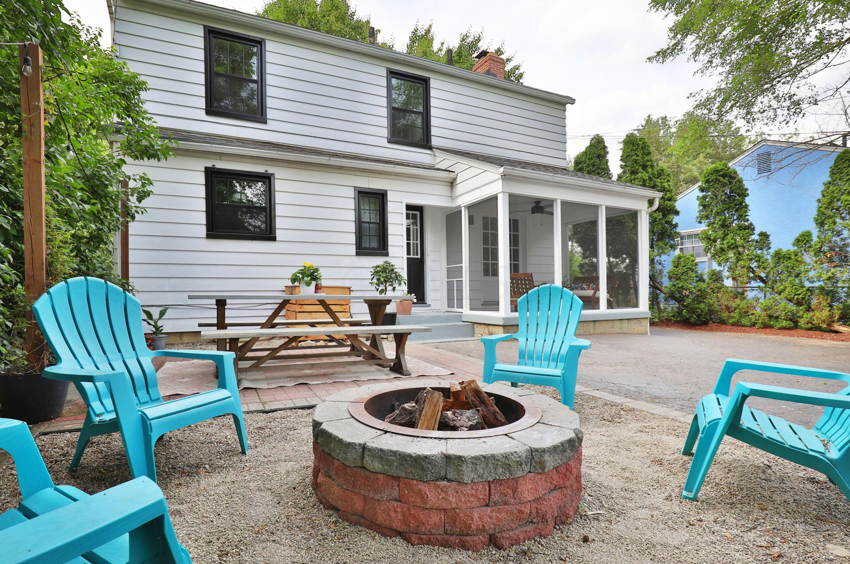 55 Henderson Rd, Columbus OH 43220-2288 exterior