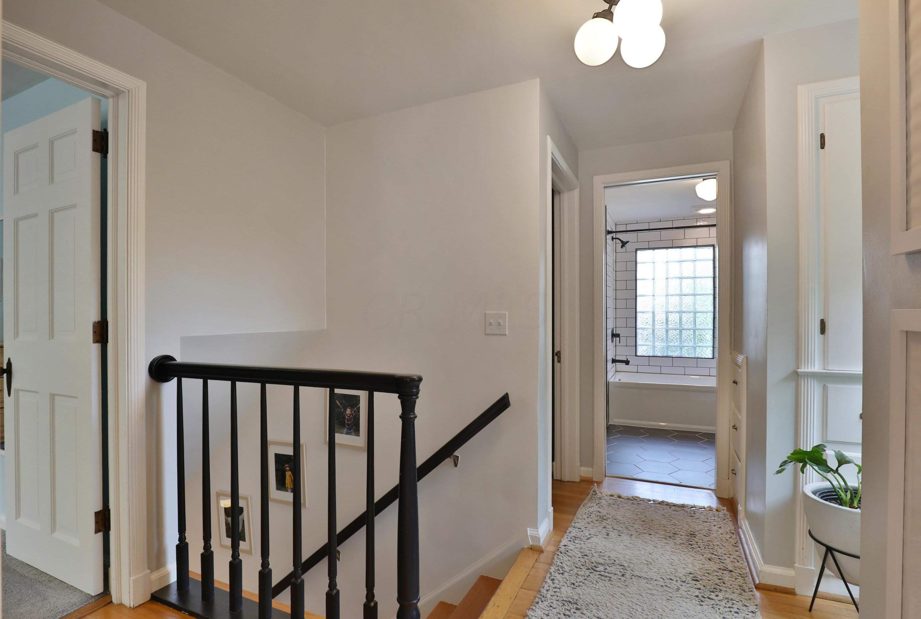 55 Henderson Rd, Columbus OH 43220-2288 exterior