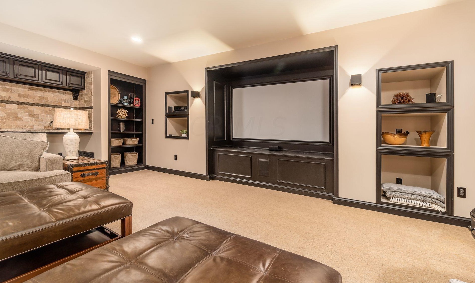 210 Cherokee Ct, Pickerington OH  43147-8047 exterior