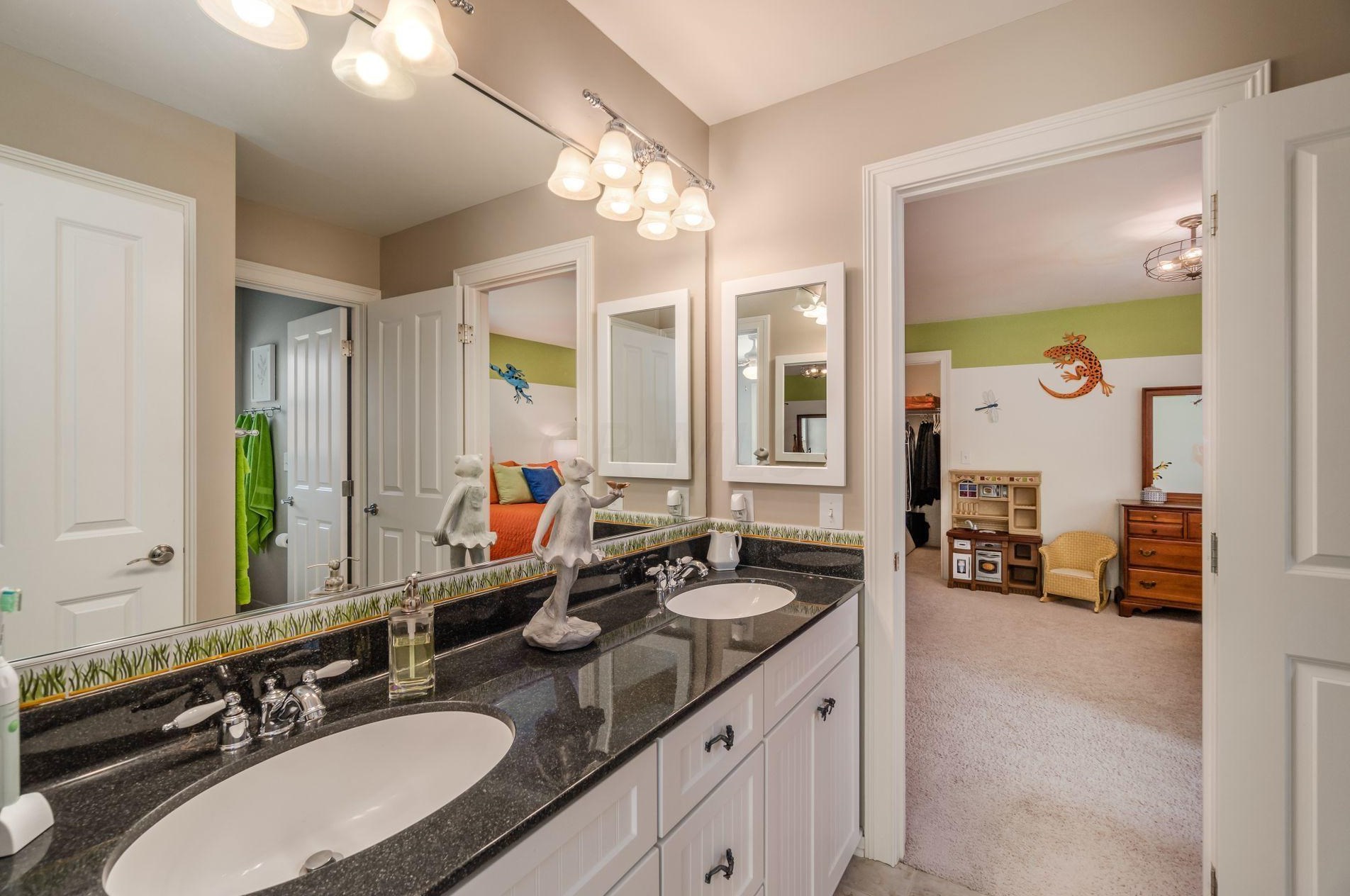 210 Cherokee Ct, Pickerington OH  43147-8047 exterior