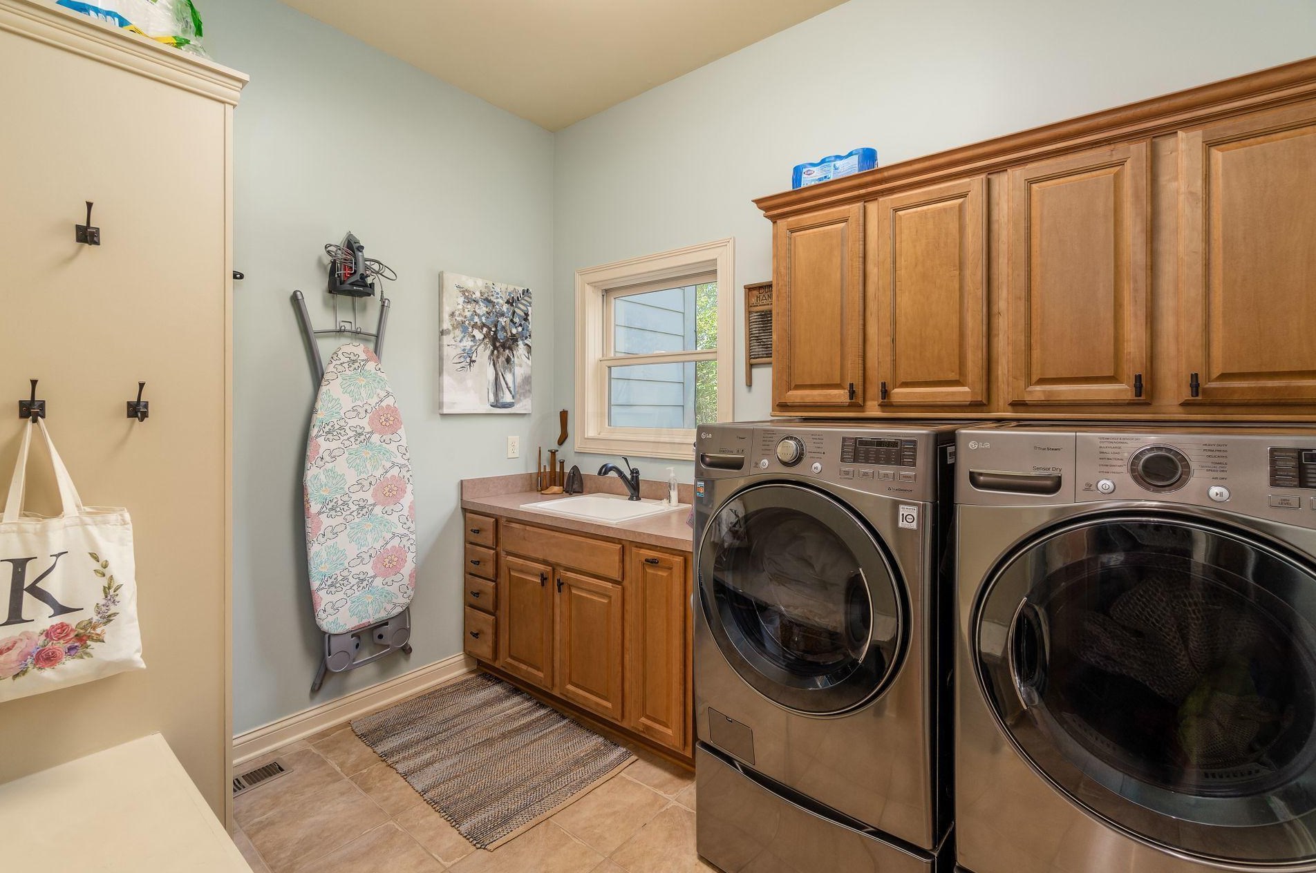 210 Cherokee Ct, Pickerington OH  43147-8047 exterior