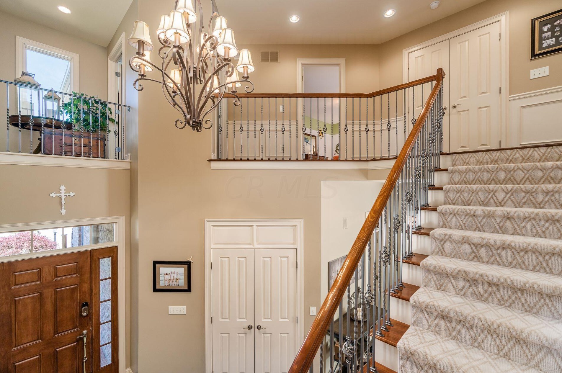 210 Cherokee Ct, Pickerington OH  43147-8047 exterior