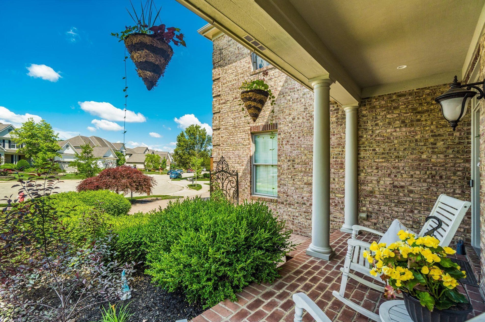 210 Cherokee Ct, Pickerington OH  43147-8047 exterior