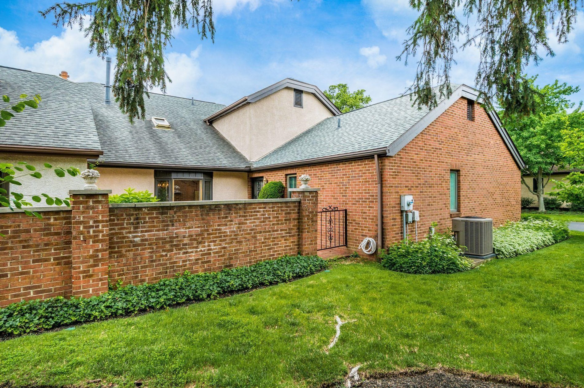 5696 Bastille Pl, Columbus OH 43213-4404 exterior