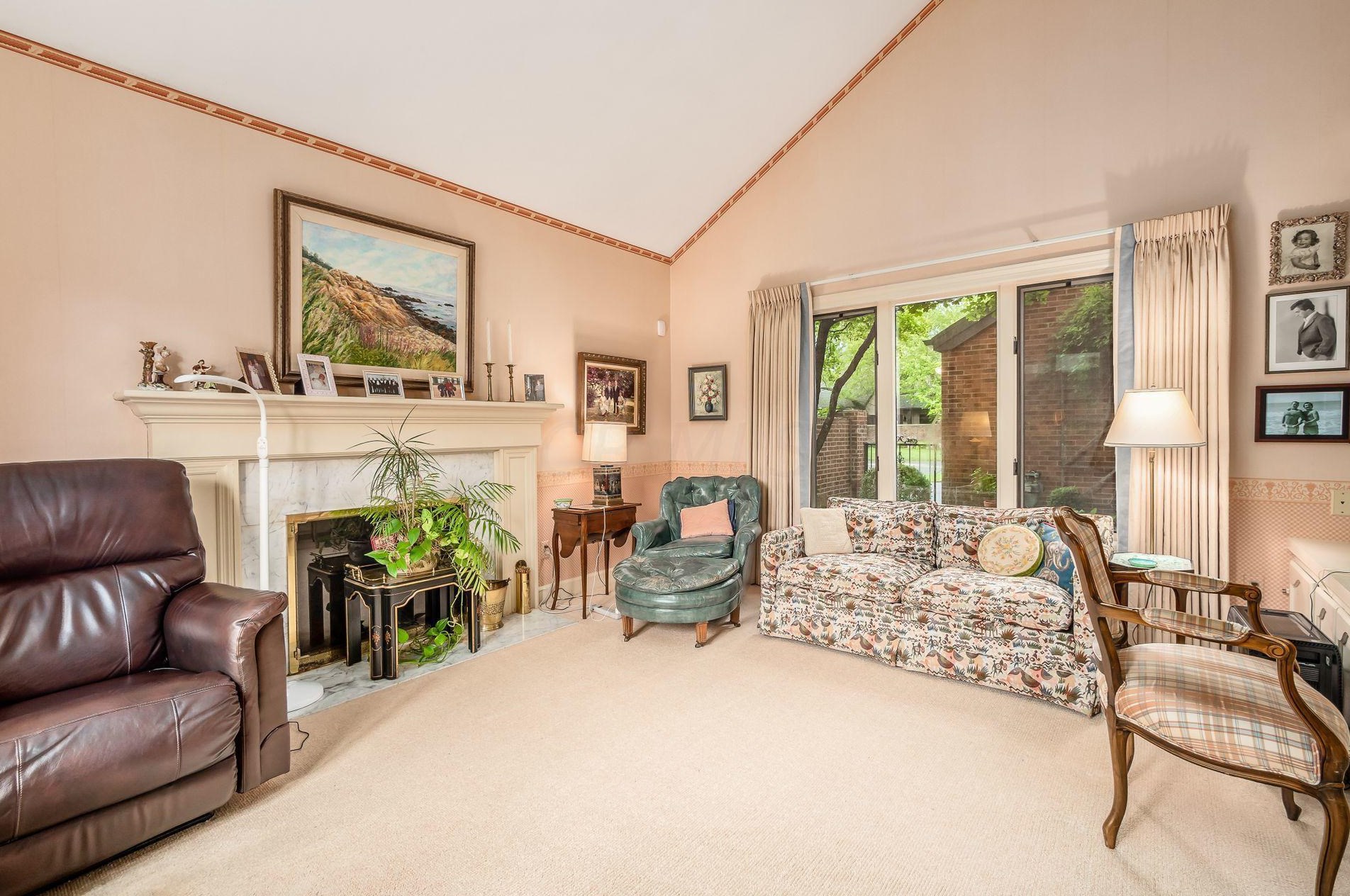 5696 Bastille Pl, Columbus OH 43213-4404 exterior