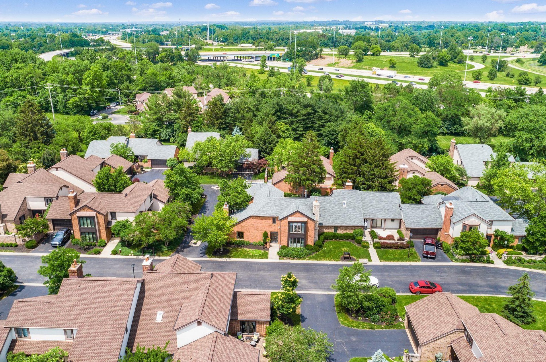 5696 Bastille Pl, Columbus OH 43213-4404 exterior