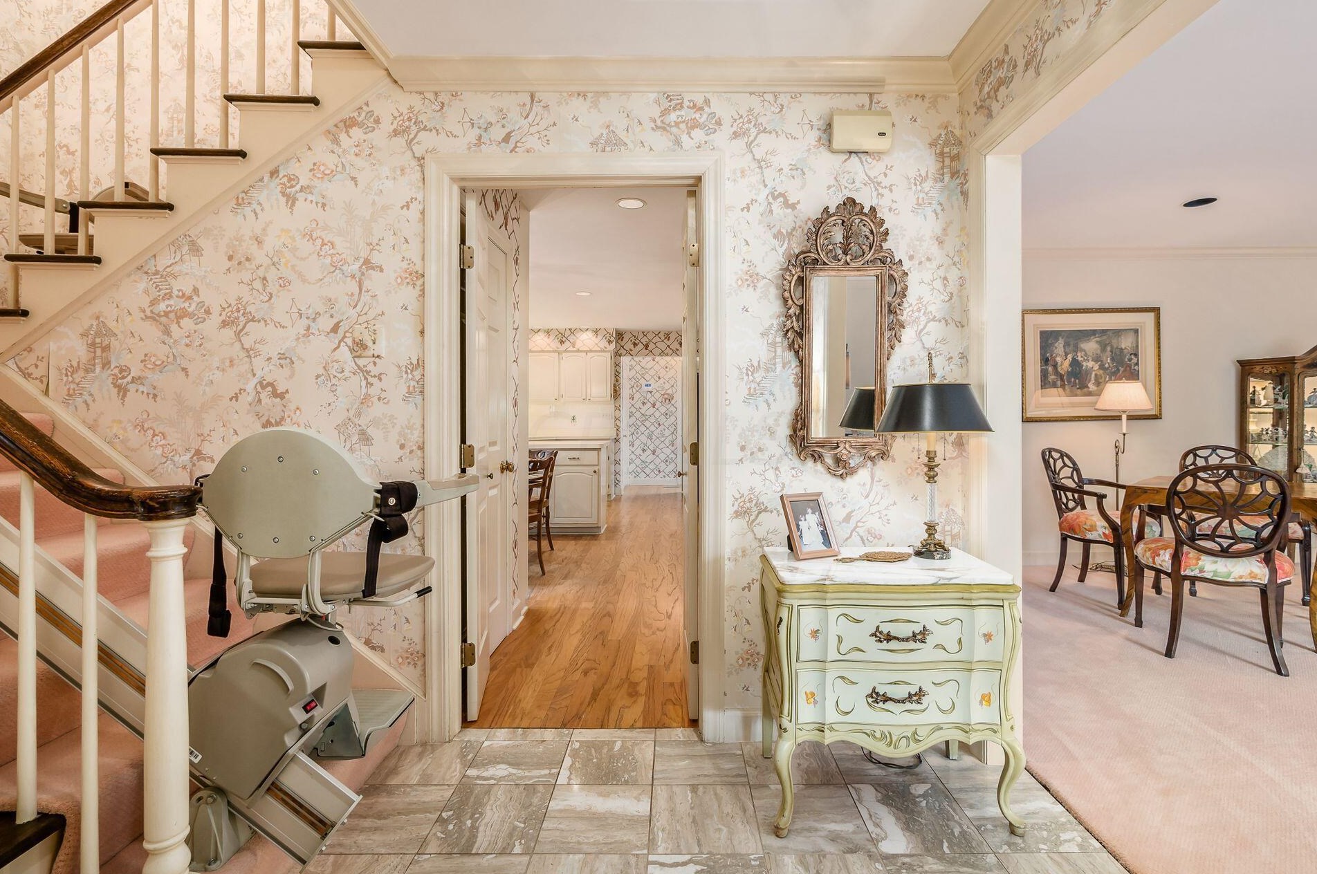 5696 Bastille Pl, Columbus OH 43213-4404 exterior