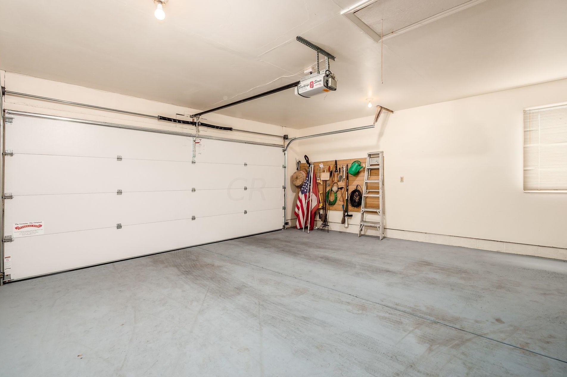 5696 Bastille Pl, Columbus OH 43213-4404 exterior