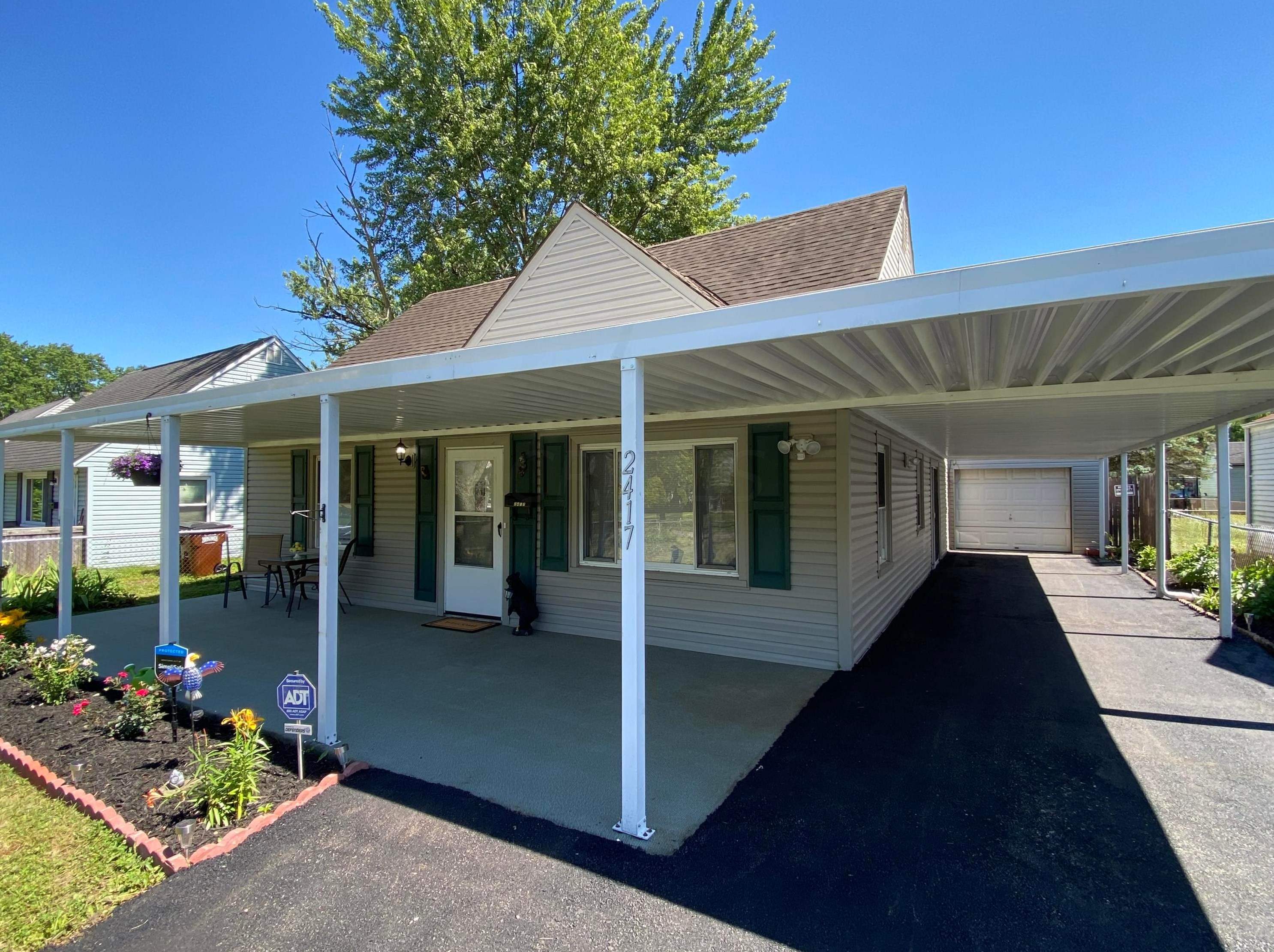 2417 Mecca Rd, Columbus OH  43224-4643 exterior