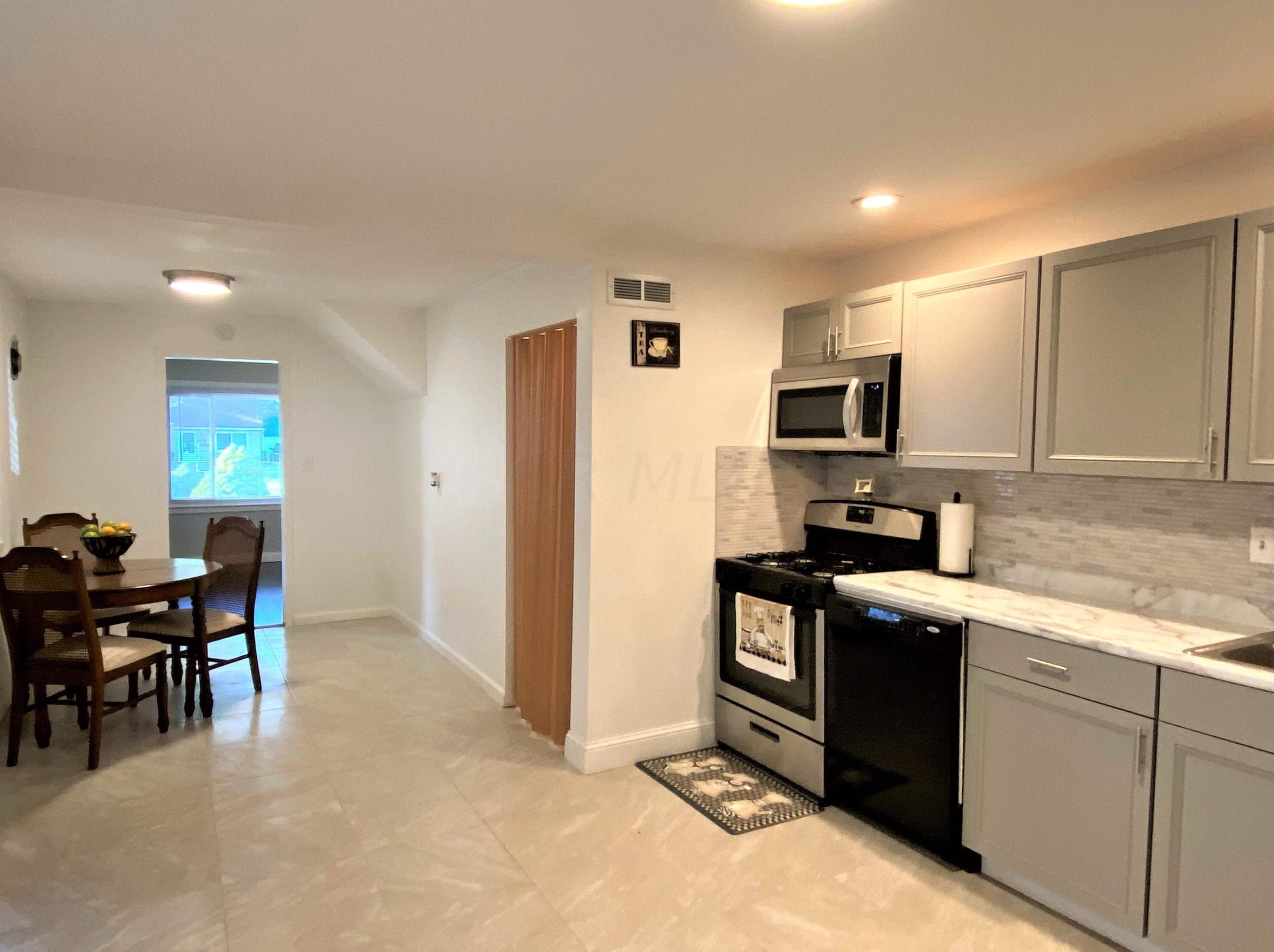 2417 Mecca Rd, Columbus OH  43224-4643 exterior