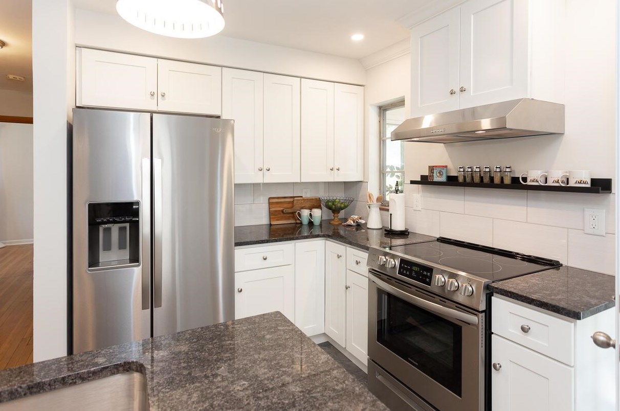 390 Dunedin Rd, Columbus OH  43214-3806 exterior