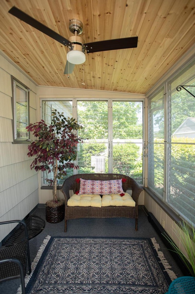 390 Dunedin Rd, Columbus OH  43214-3806 exterior