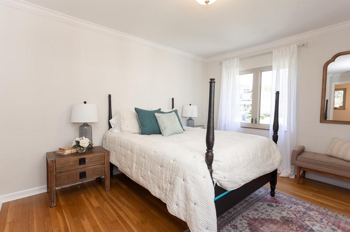 390 Dunedin Rd, Columbus OH  43214-3806 exterior