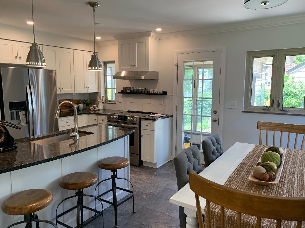 390 Dunedin Rd, Columbus OH  43214-3806 exterior