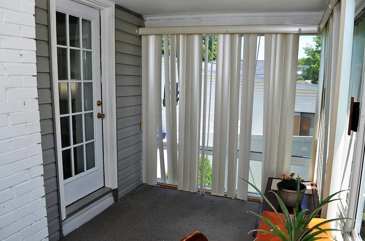 1901 Brookfield Rd, Columbus OH  43229-8824 exterior