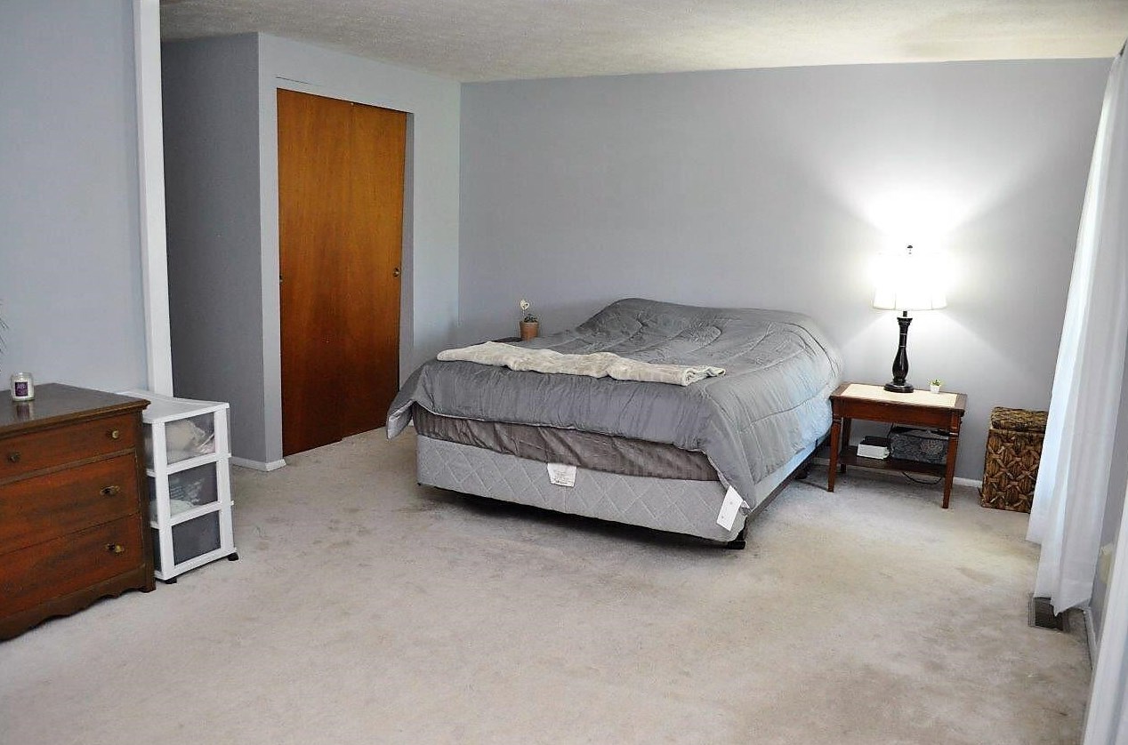 1901 Brookfield Rd, Columbus OH  43229-8824 exterior