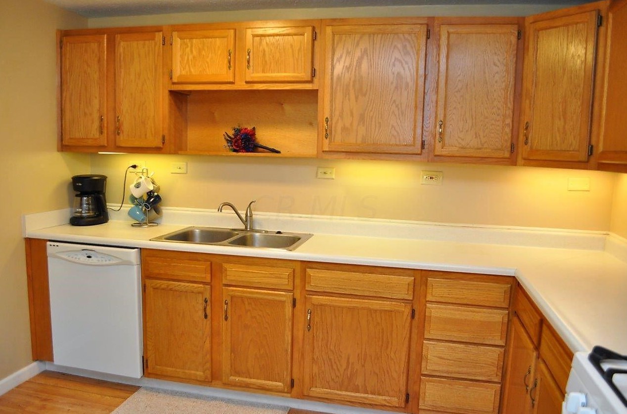 1901 Brookfield Rd, Columbus OH  43229-8824 exterior