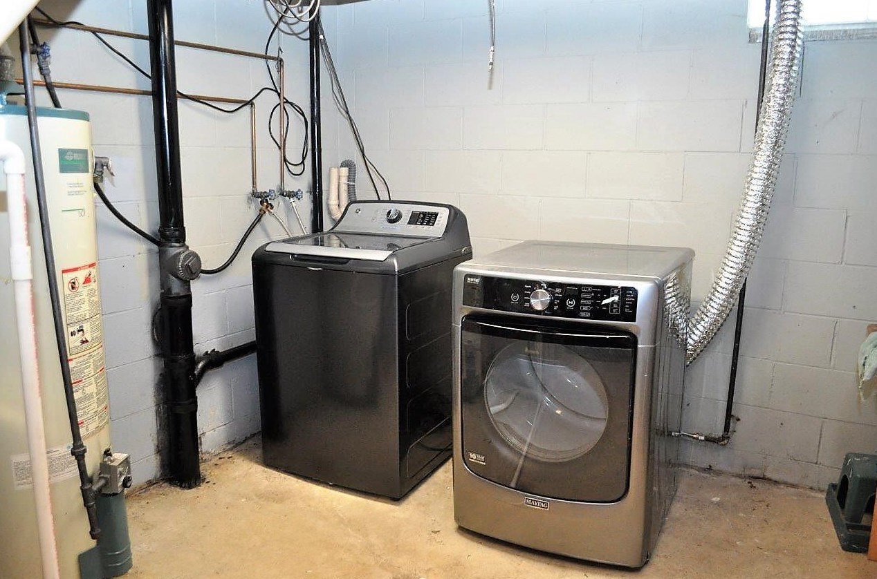 1901 Brookfield Rd, Columbus OH  43229-8824 exterior