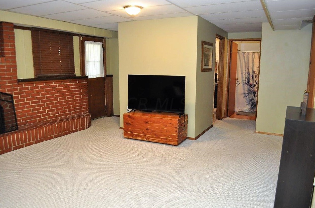 1901 Brookfield Rd, Columbus OH  43229-8824 exterior