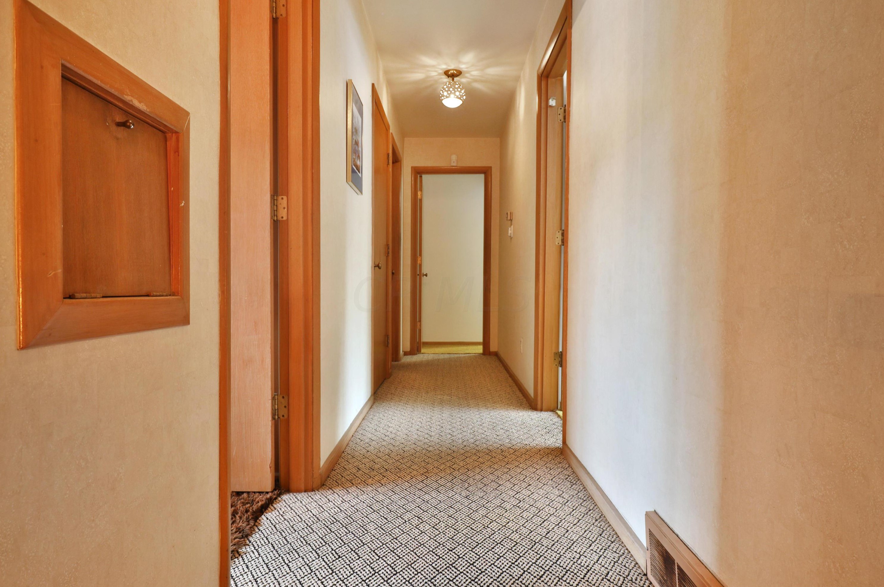 138 Merkle Rd, Columbus OH 43209-1554 exterior