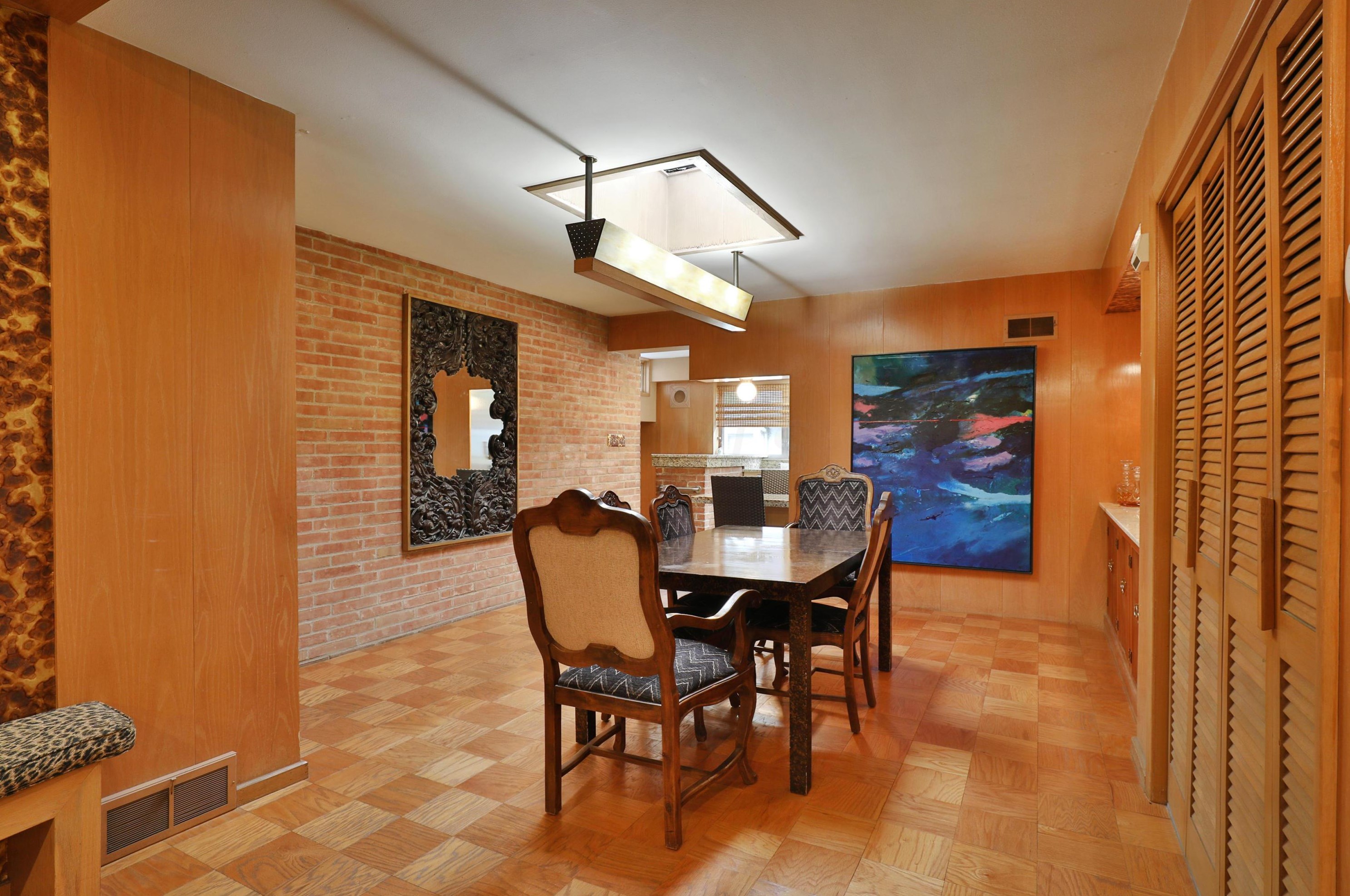 138 Merkle Rd, Columbus OH 43209-1554 exterior