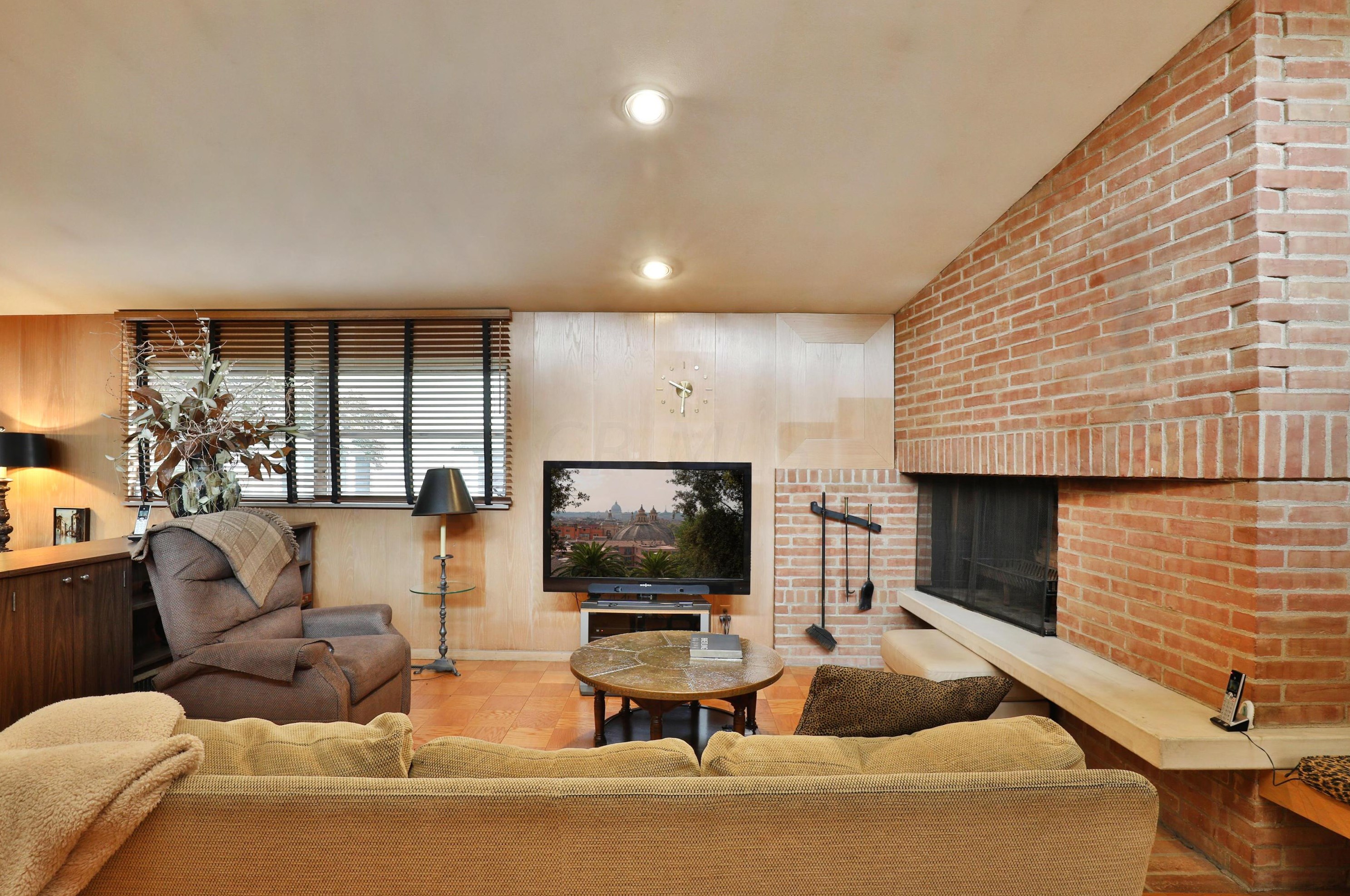 138 Merkle Rd, Columbus OH 43209-1554 exterior