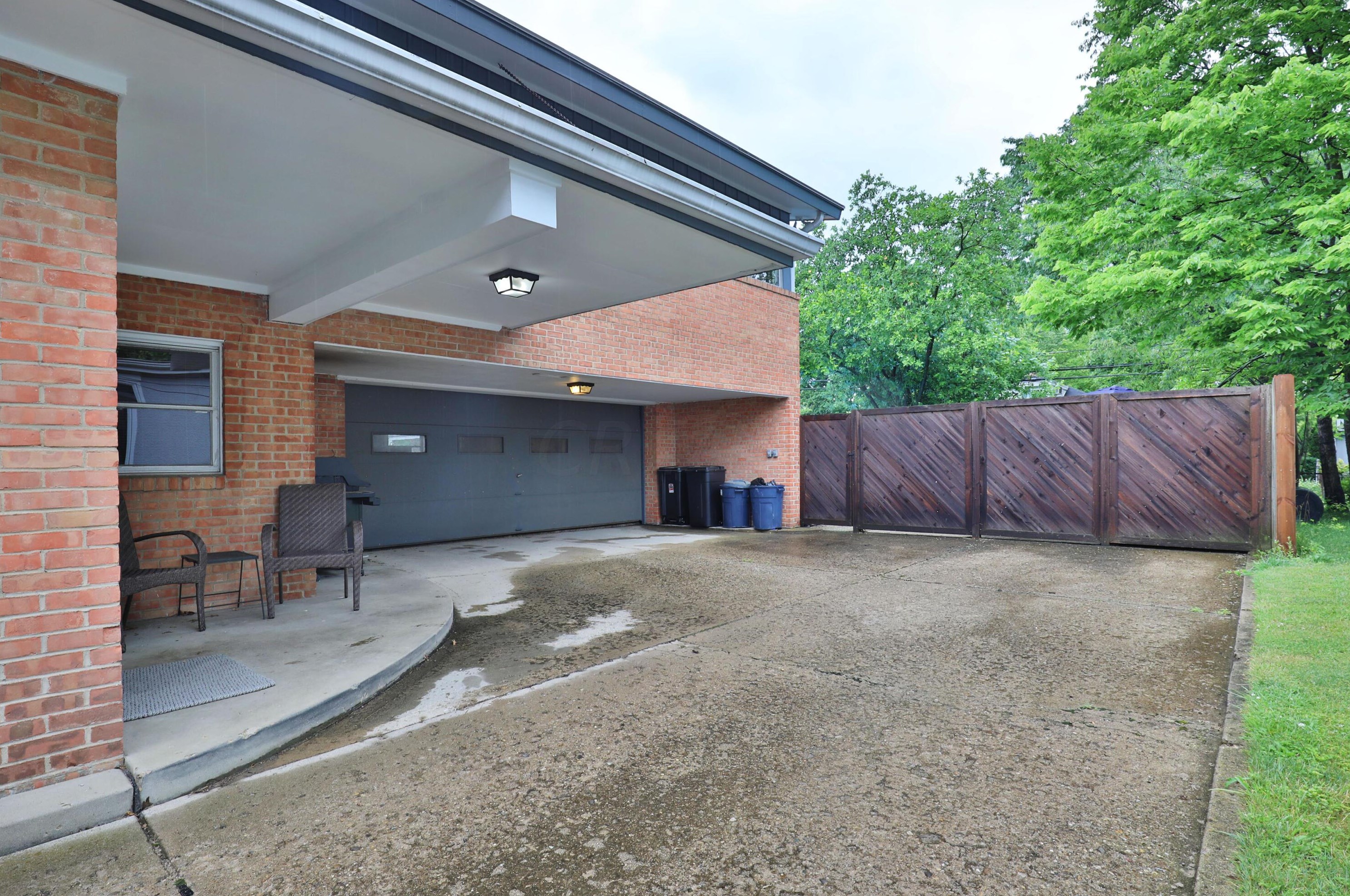 138 Merkle Rd, Columbus OH 43209-1554 exterior