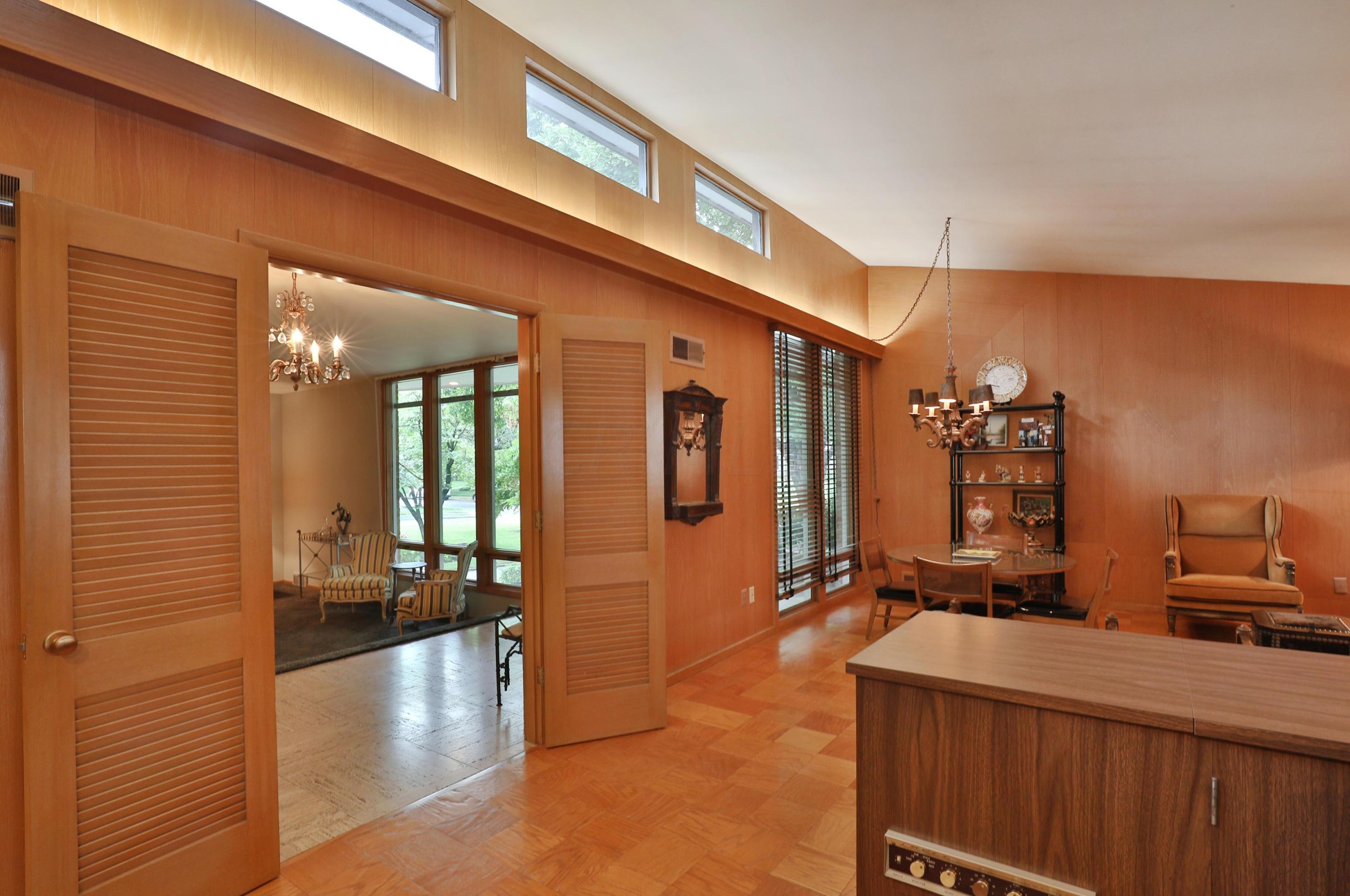 138 Merkle Rd, Columbus OH 43209-1554 exterior