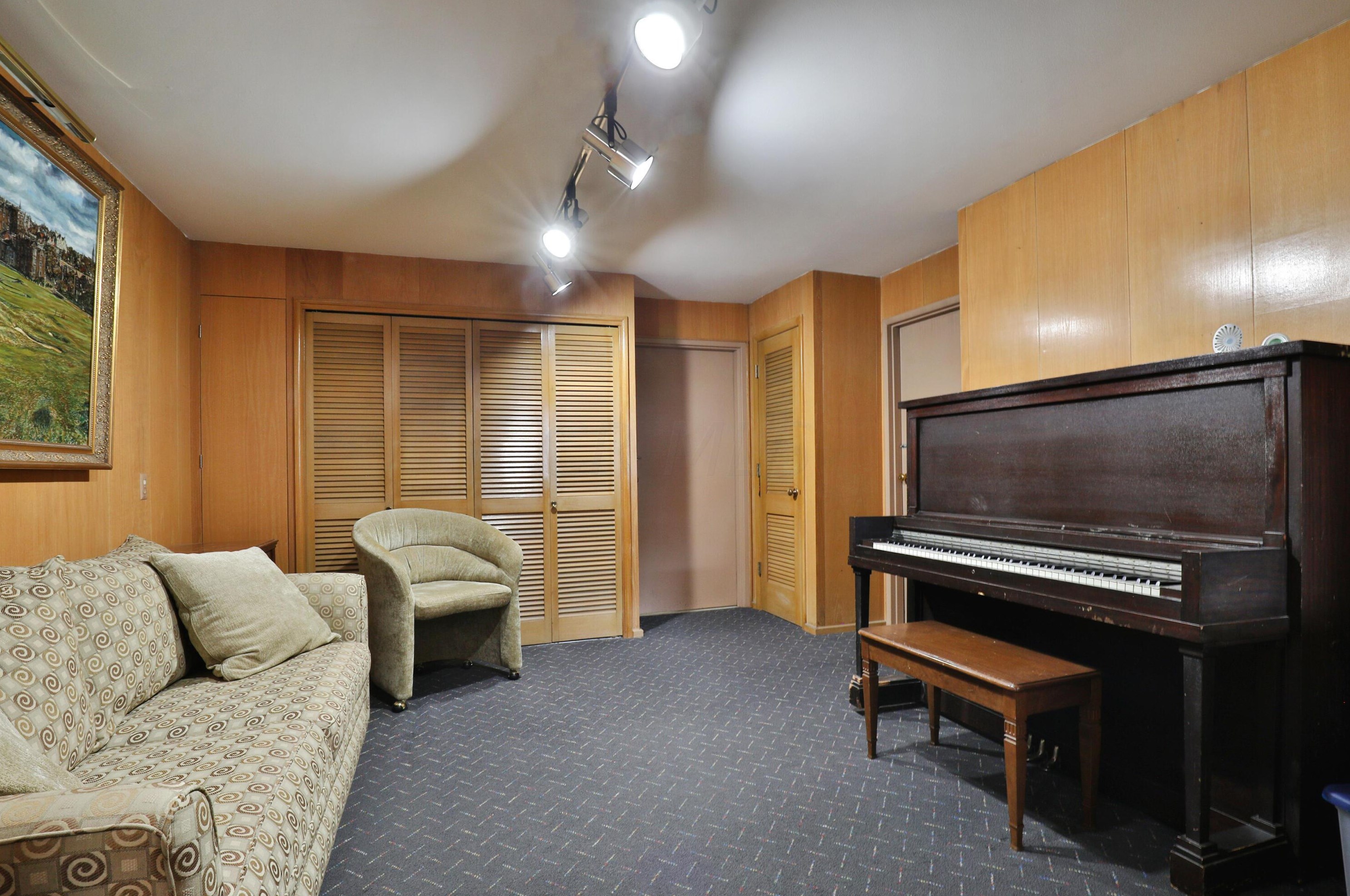 138 Merkle Rd, Columbus OH 43209-1554 exterior