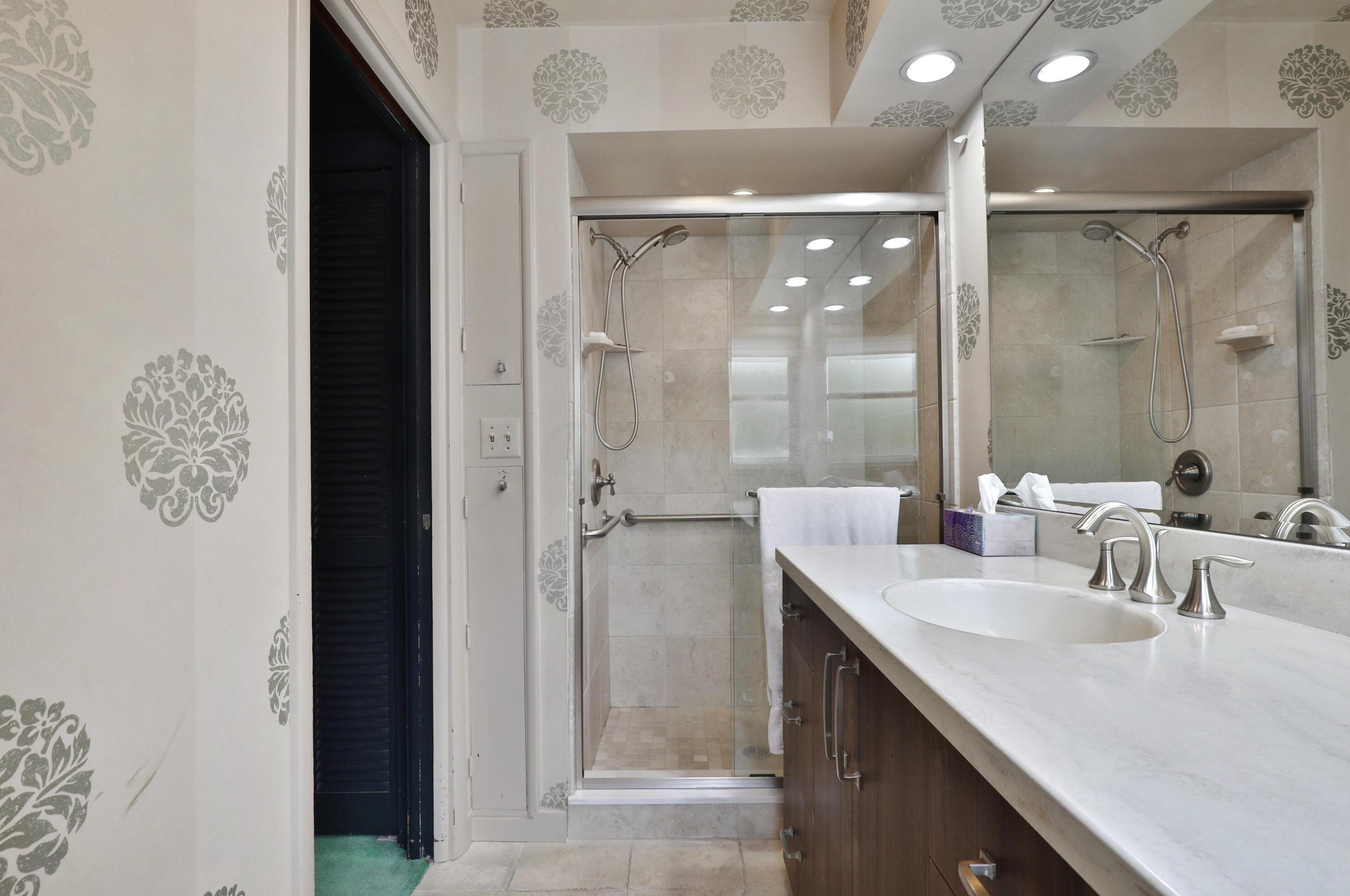 138 Merkle Rd, Columbus OH 43209-1554 exterior