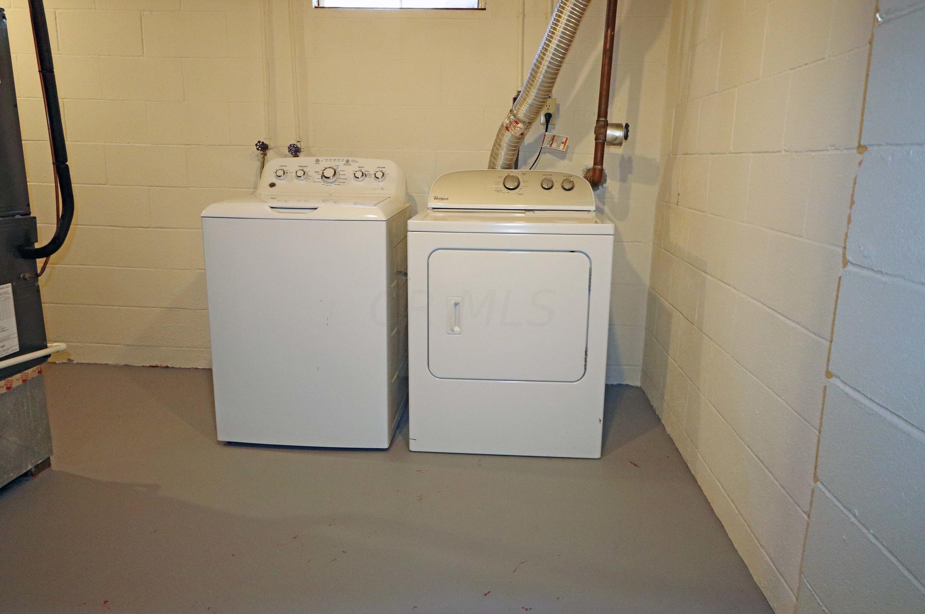 916 Worthington Woods Blvd, Columbus OH  43085-4813 exterior