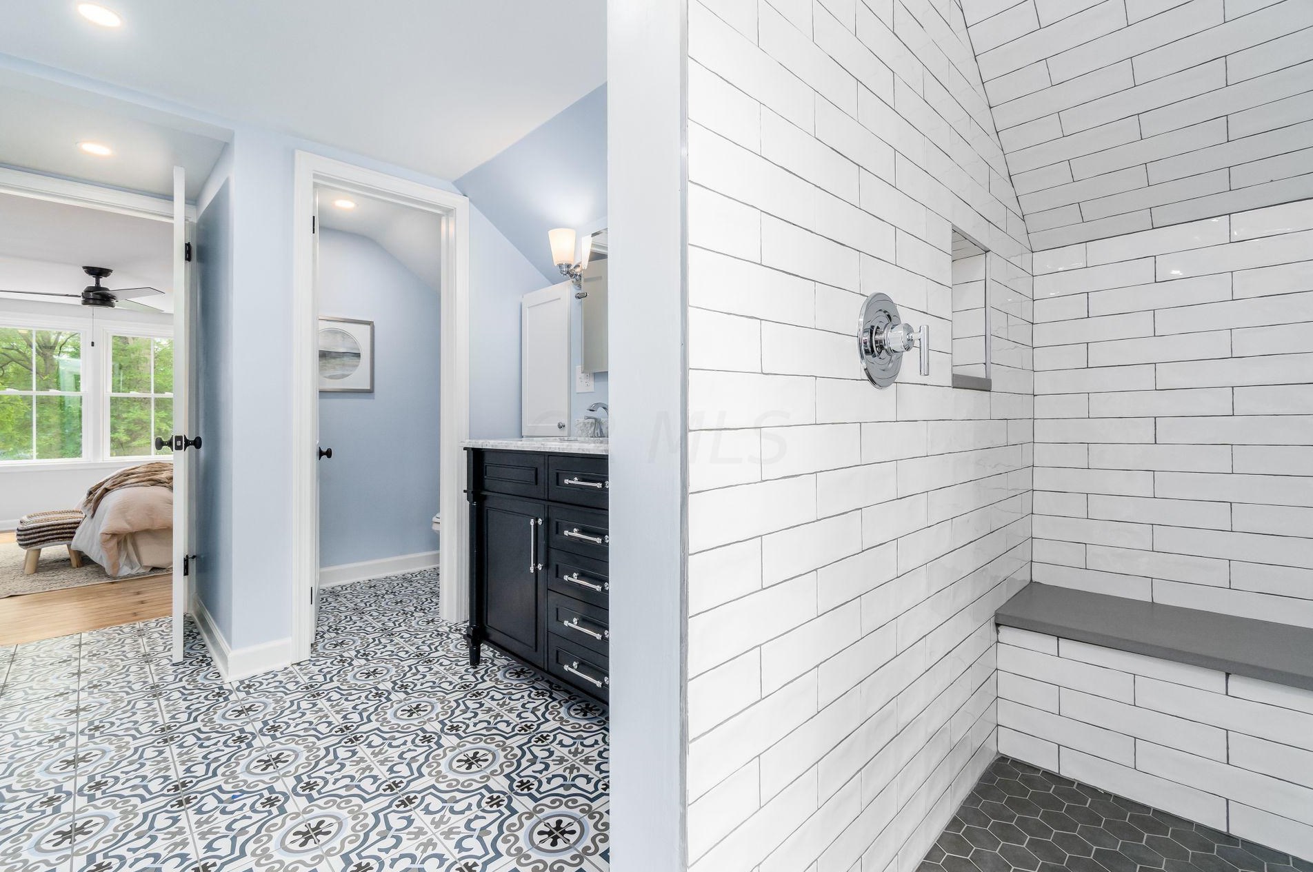 470 Johnstown Rd, Columbus OH  43230-2145 exterior