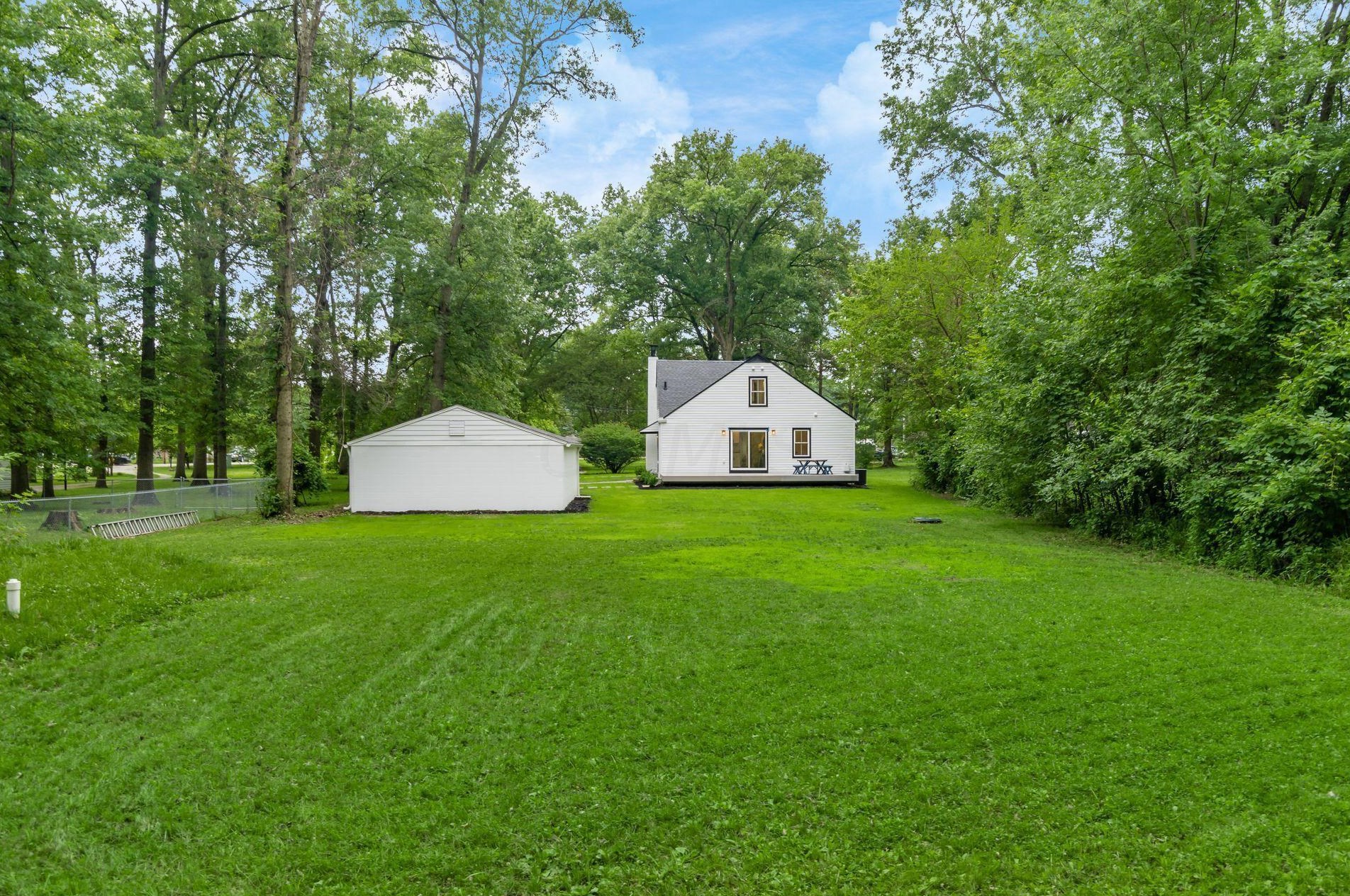 470 Johnstown Rd, Columbus OH  43230-2145 exterior