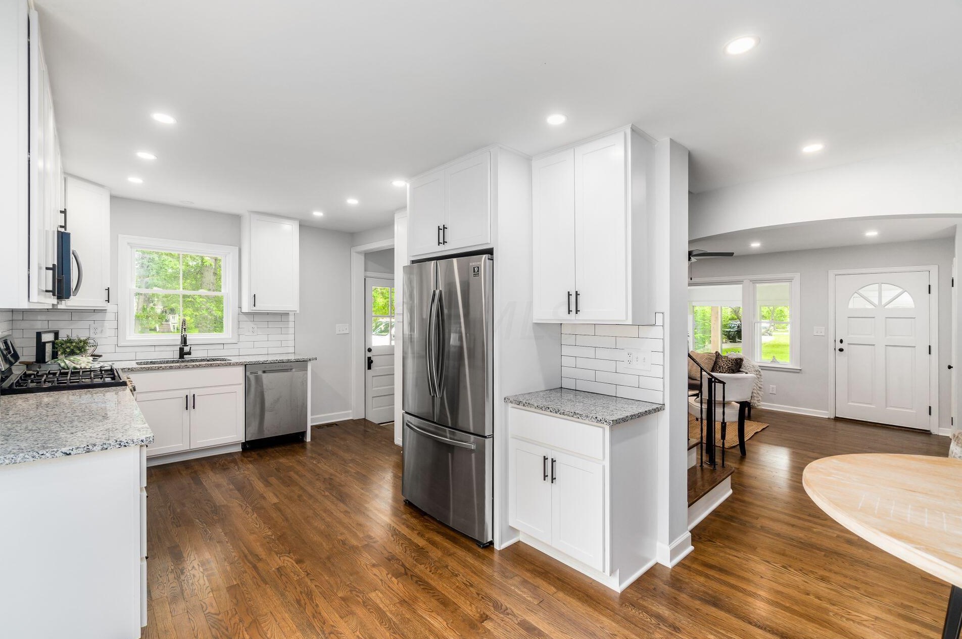 470 Johnstown Rd, Columbus OH  43230-2145 exterior