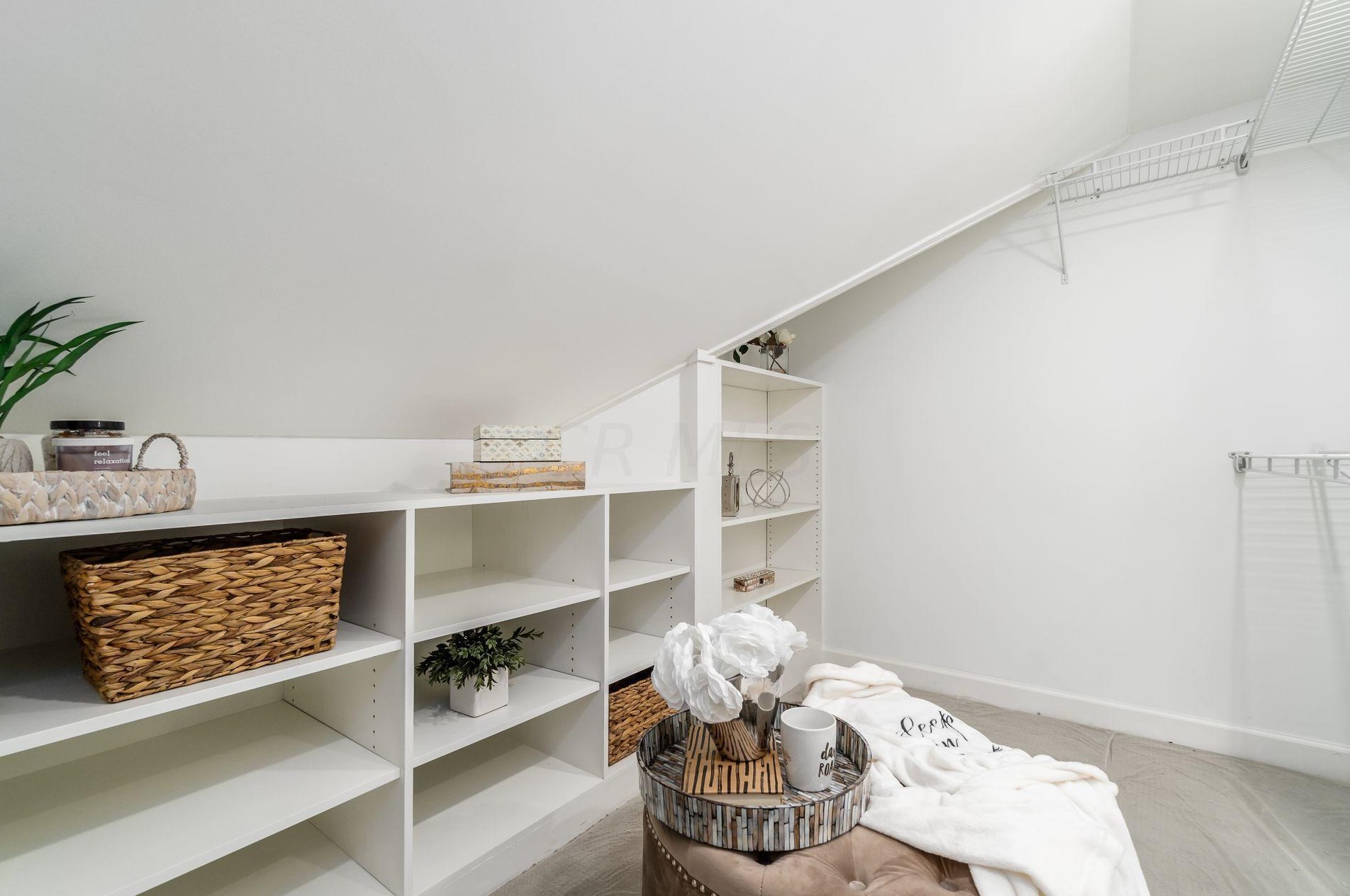 470 Johnstown Rd, Columbus OH  43230-2145 exterior