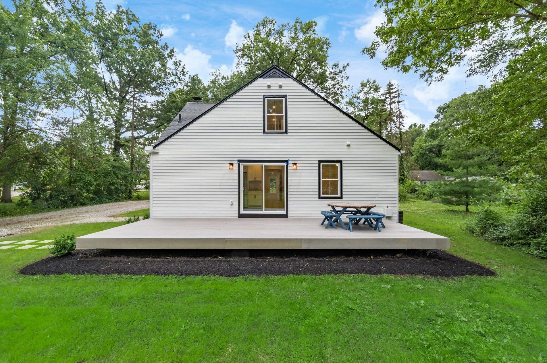 470 Johnstown Rd, Columbus OH  43230-2145 exterior