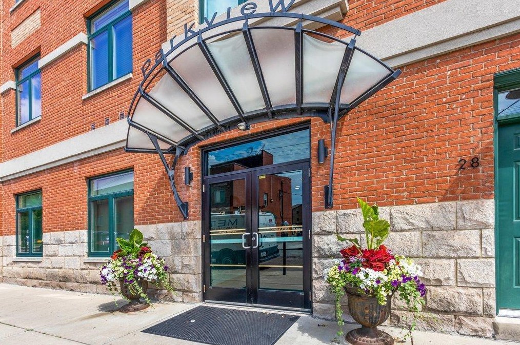 34 Poplar Ave, Columbus OH 43215-1697 exterior